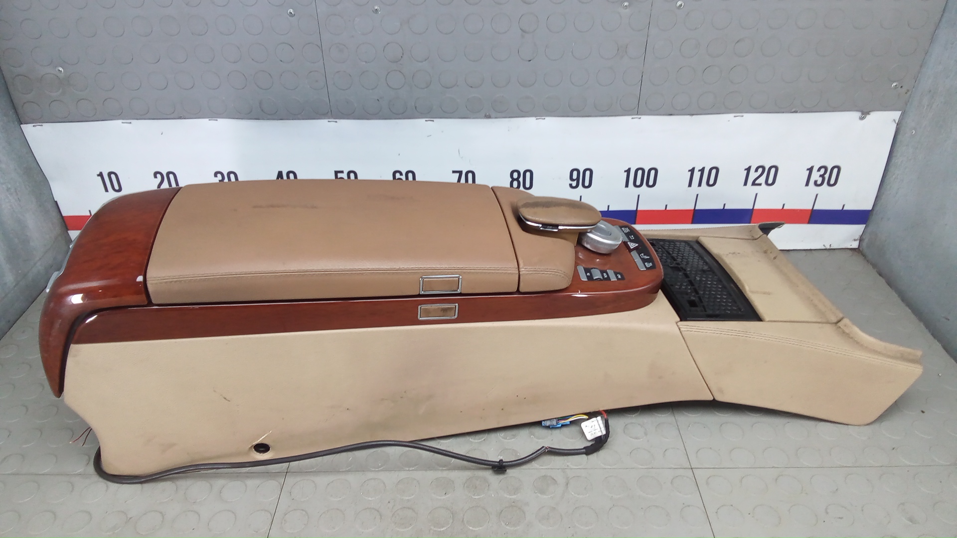 Подлокотник центральный Mercedes-Benz S-Class W221