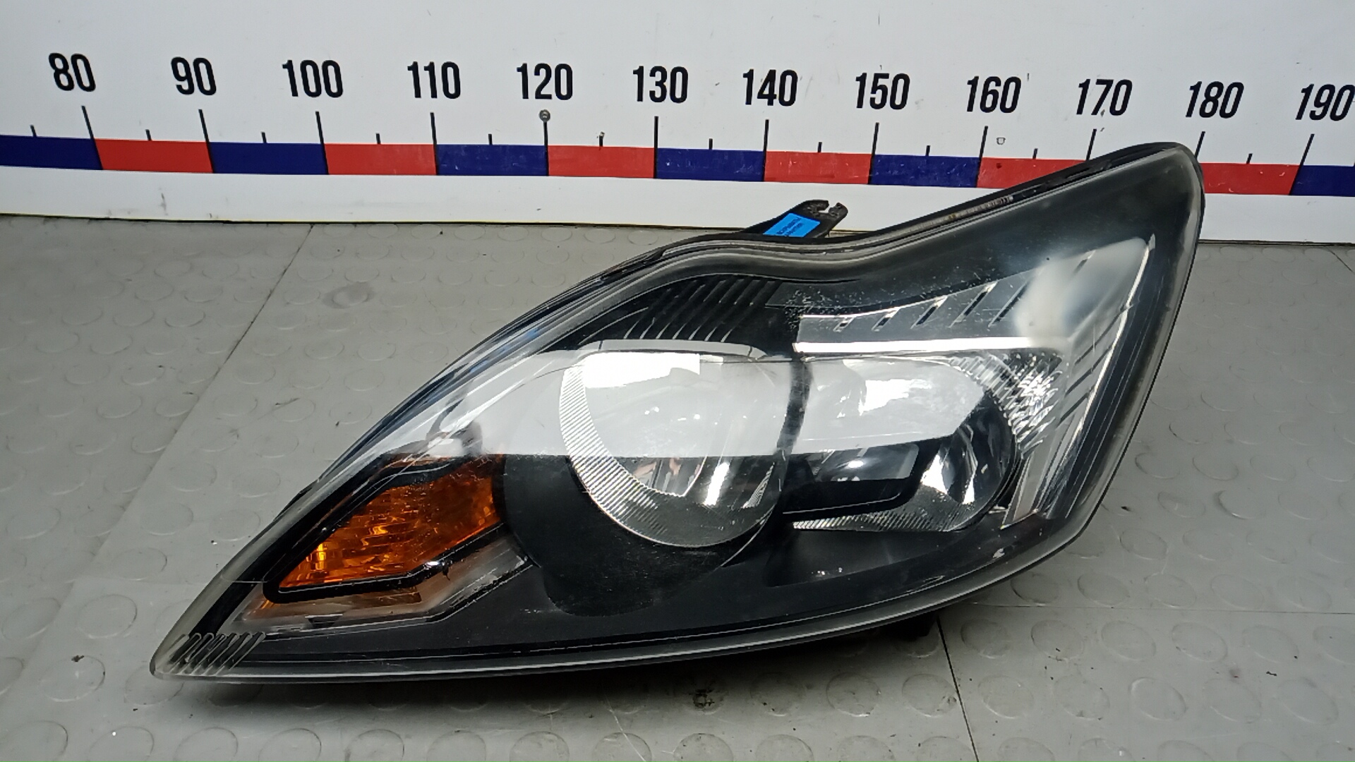 Фара левая Ford Focus 2