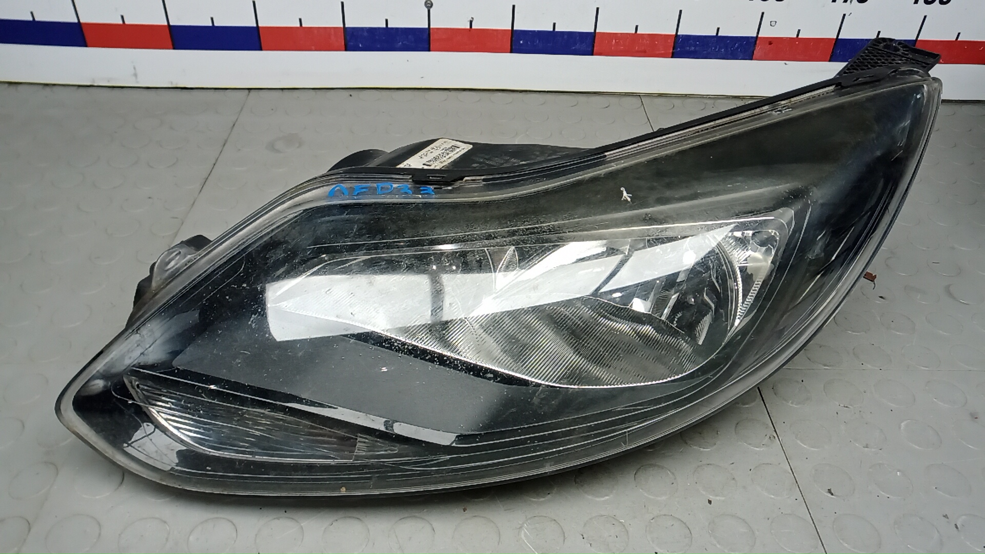 Фара левая Ford Focus 3
