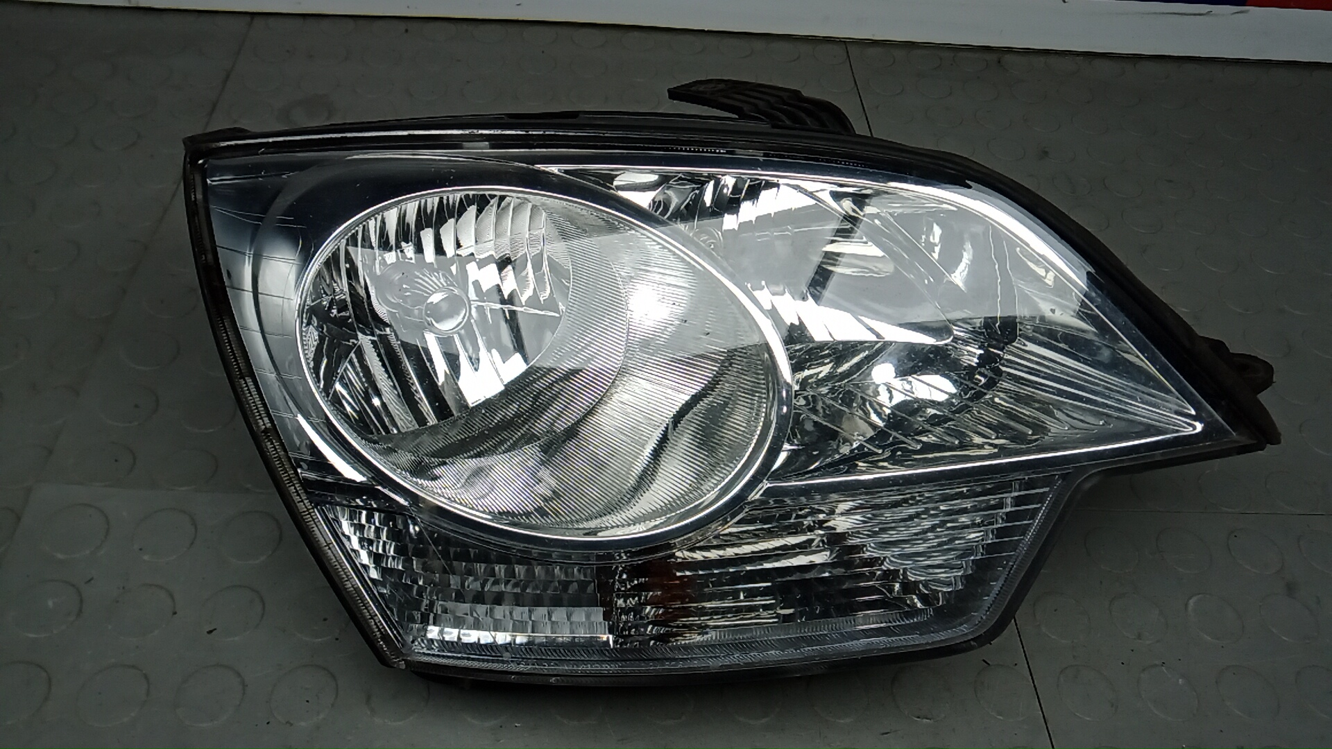 Фара правая Opel Antara