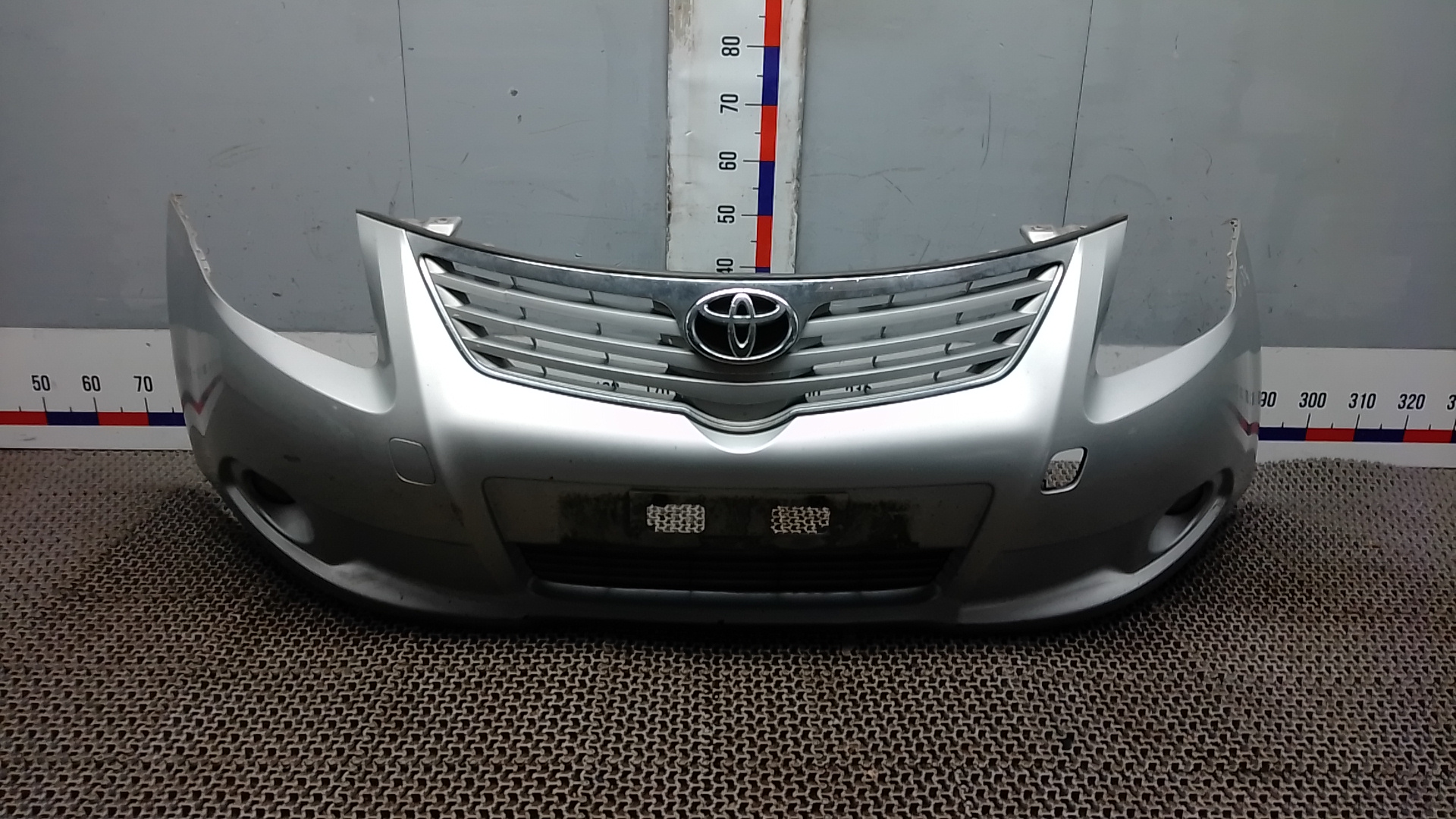 Бампер передний Toyota Avensis T27