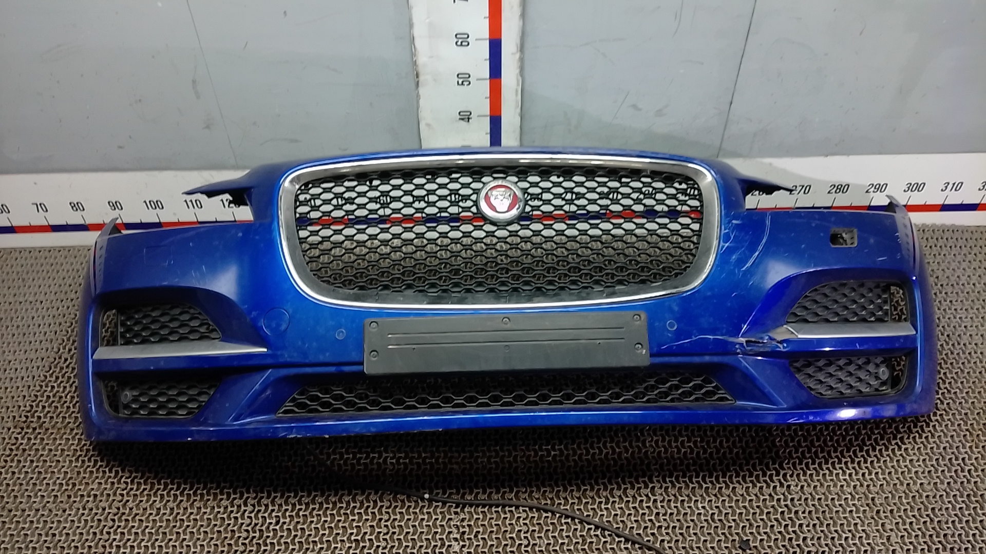 Бампер передний Jaguar F-Pace 1