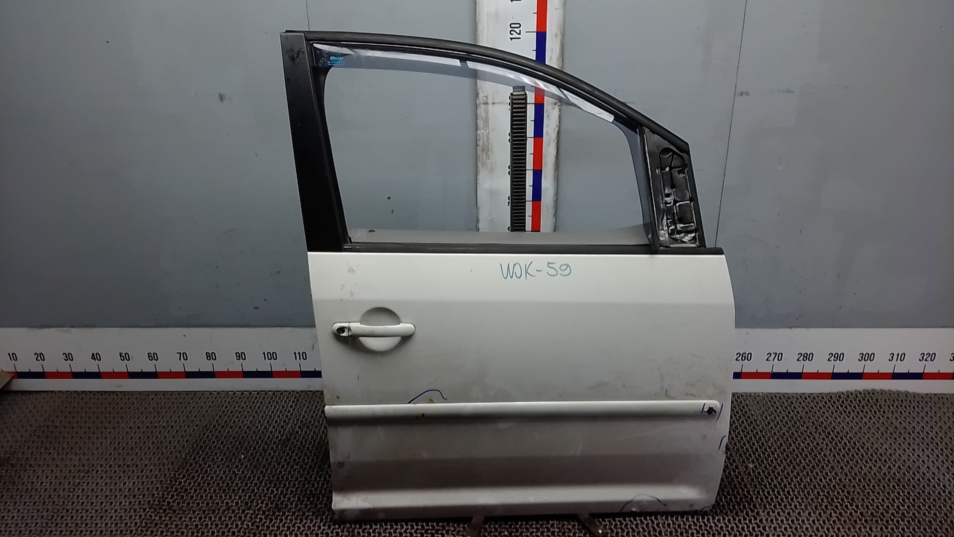 Дверь передняя правая Volkswagen Caddy 3