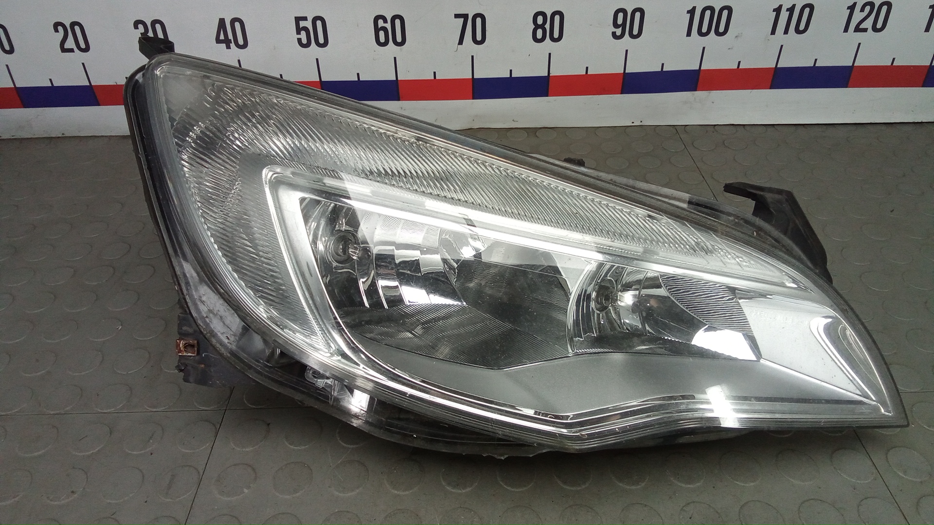 Фара правая Opel Astra J