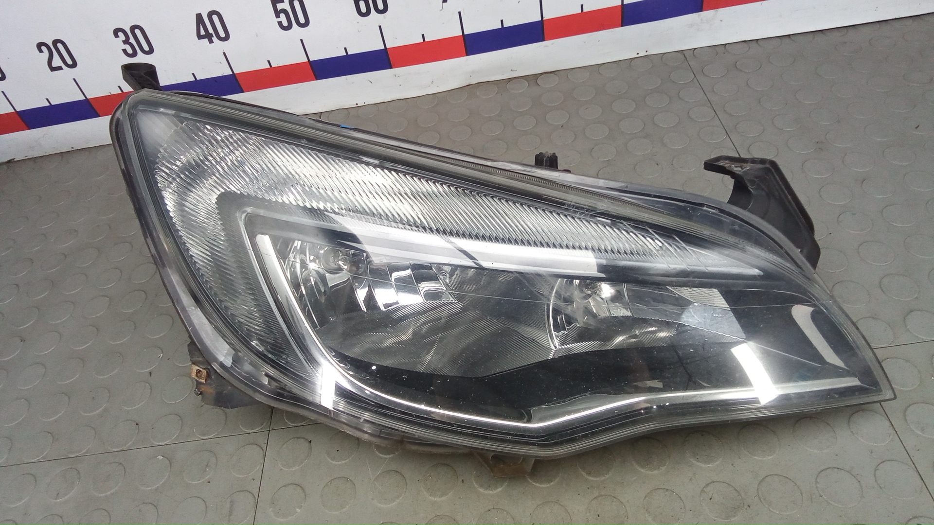 Фара правая Opel Astra J
