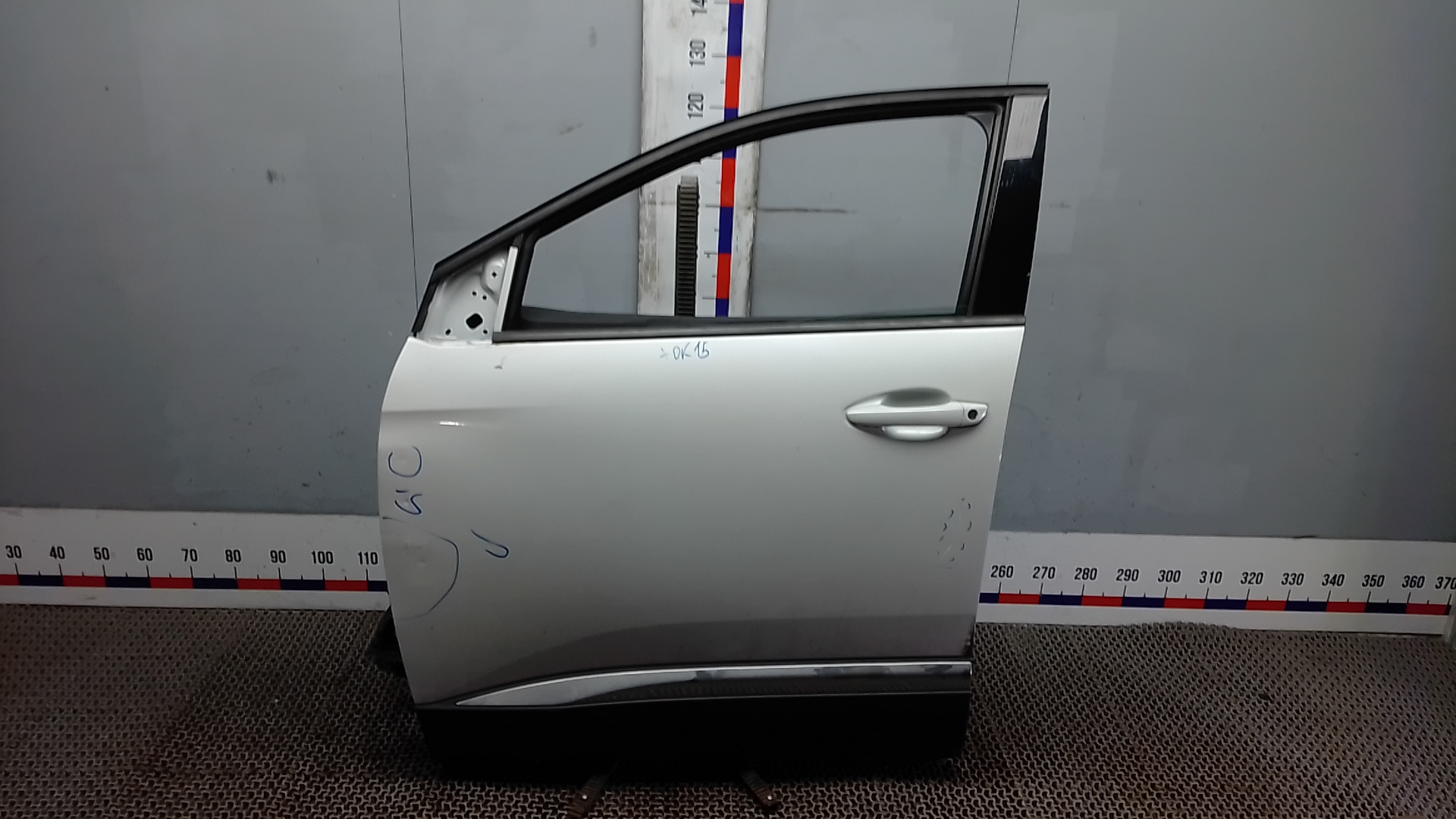Дверь передняя левая Peugeot 3008 2