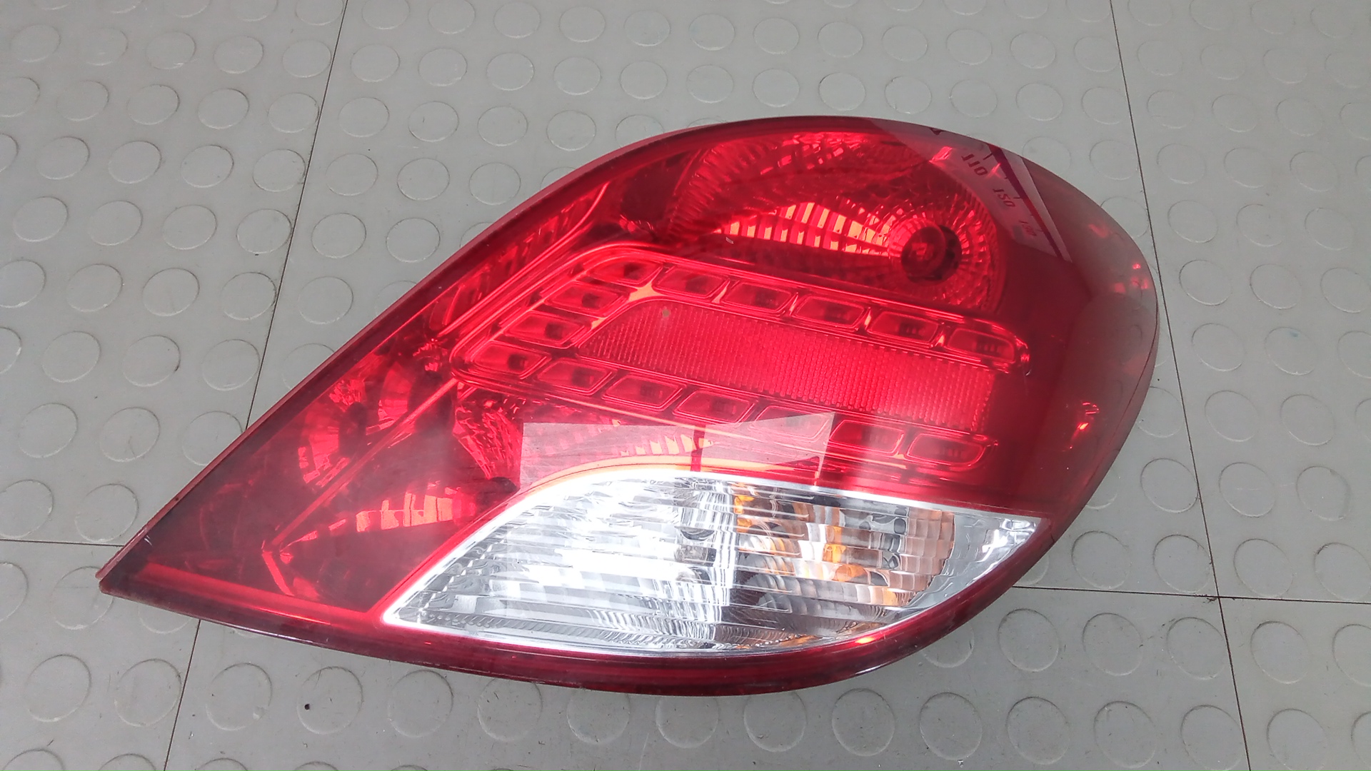 Фонарь задний правый Peugeot 207