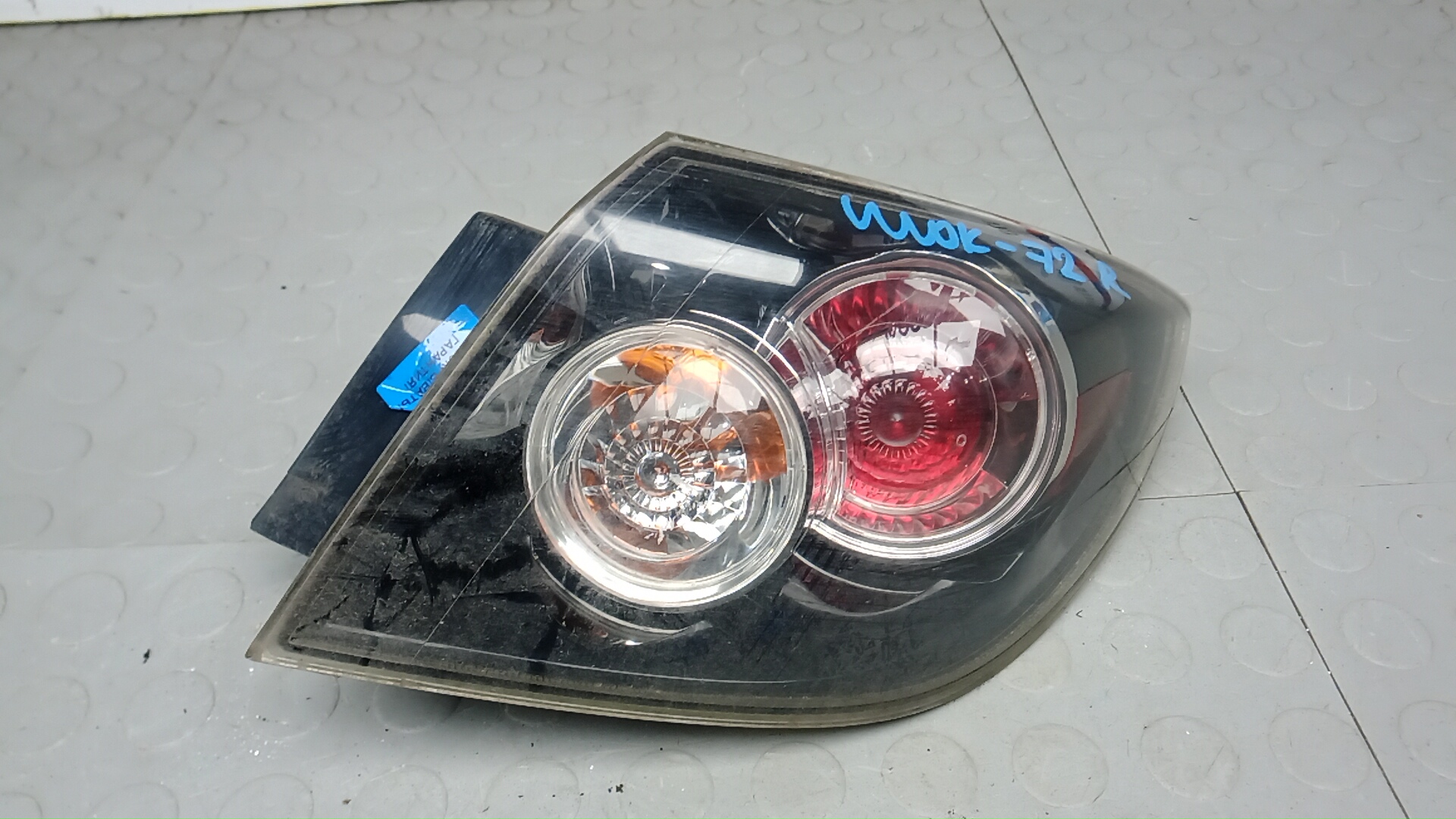 Фонарь задний правый Mazda 3 1