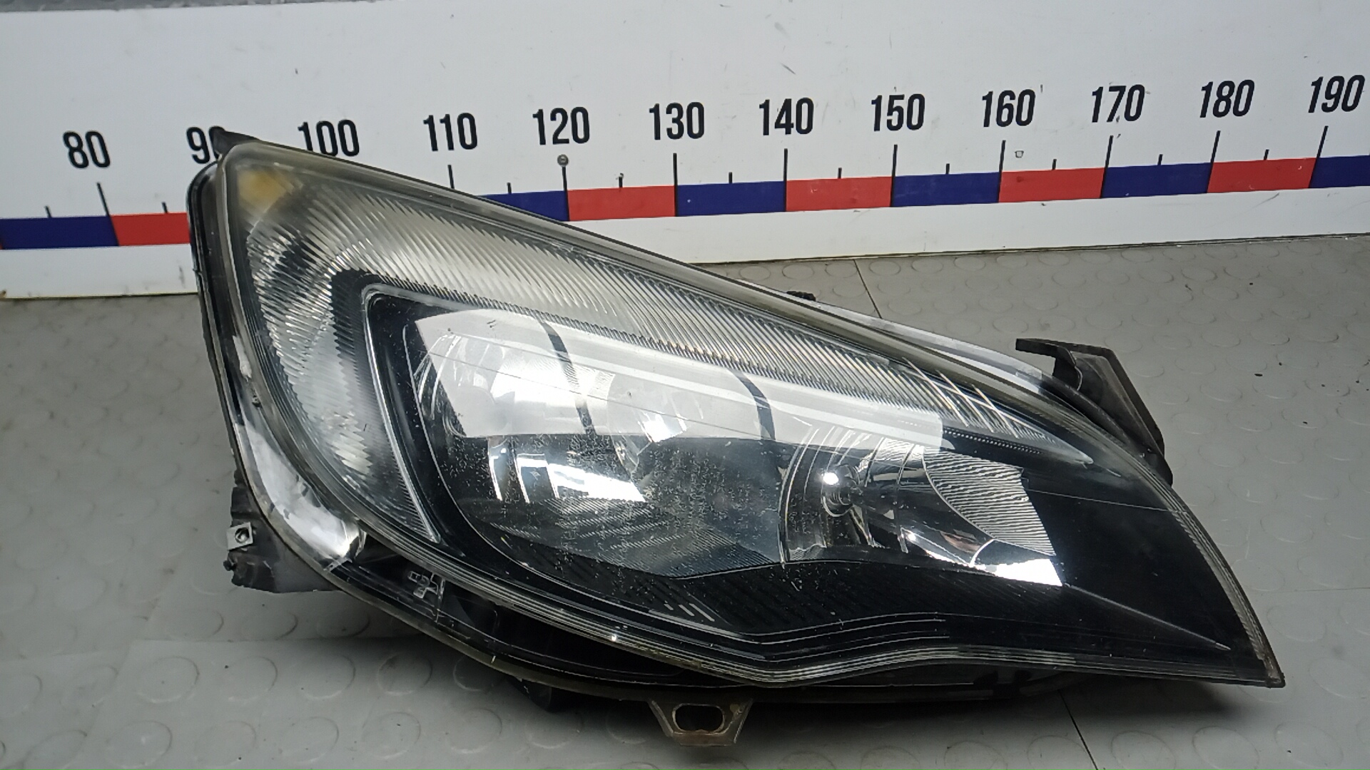 Фара правая Opel Astra J