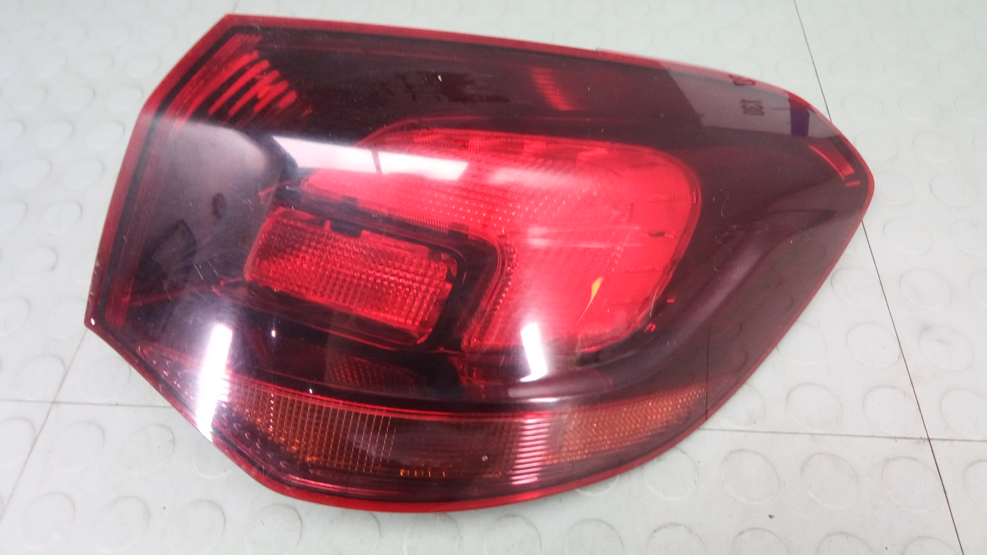 Фонарь задний правый Opel Astra J