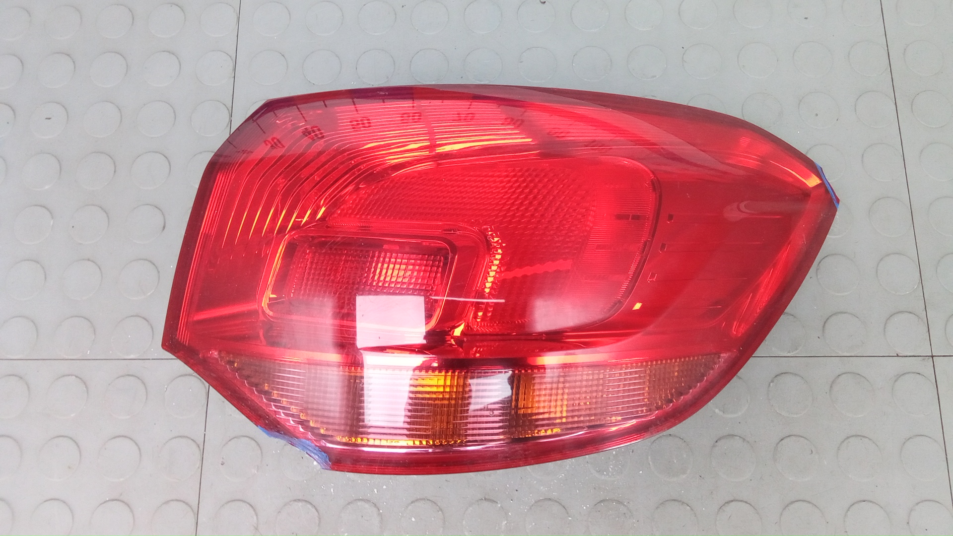 Фонарь задний правый Opel Astra J