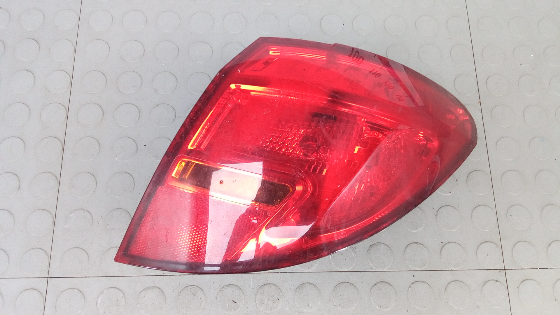 Фонарь задний правый Opel Meriva B
