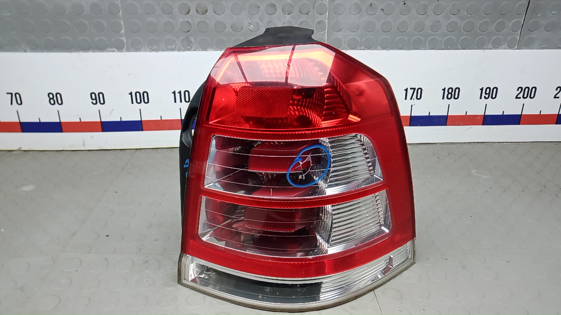 Фонарь задний правый Opel Zafira B