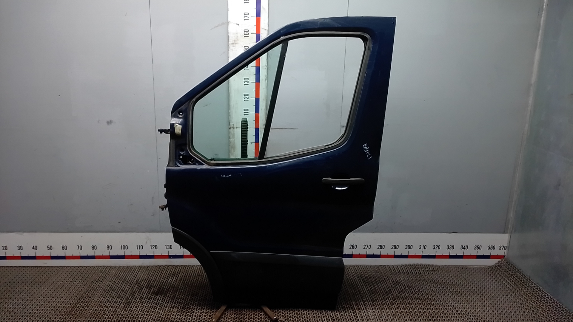 Дверь передняя левая Ford Transit 8