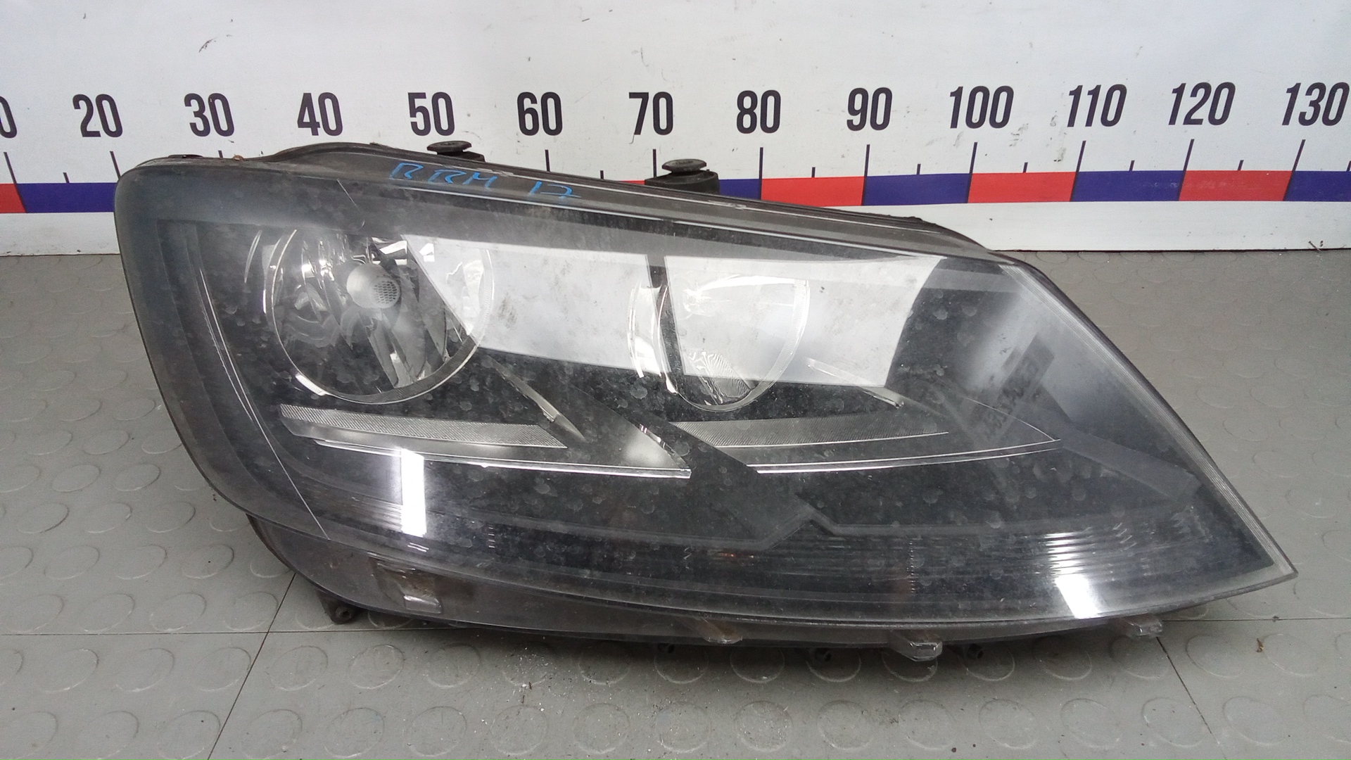 Фара правая Seat Alhambra 7N