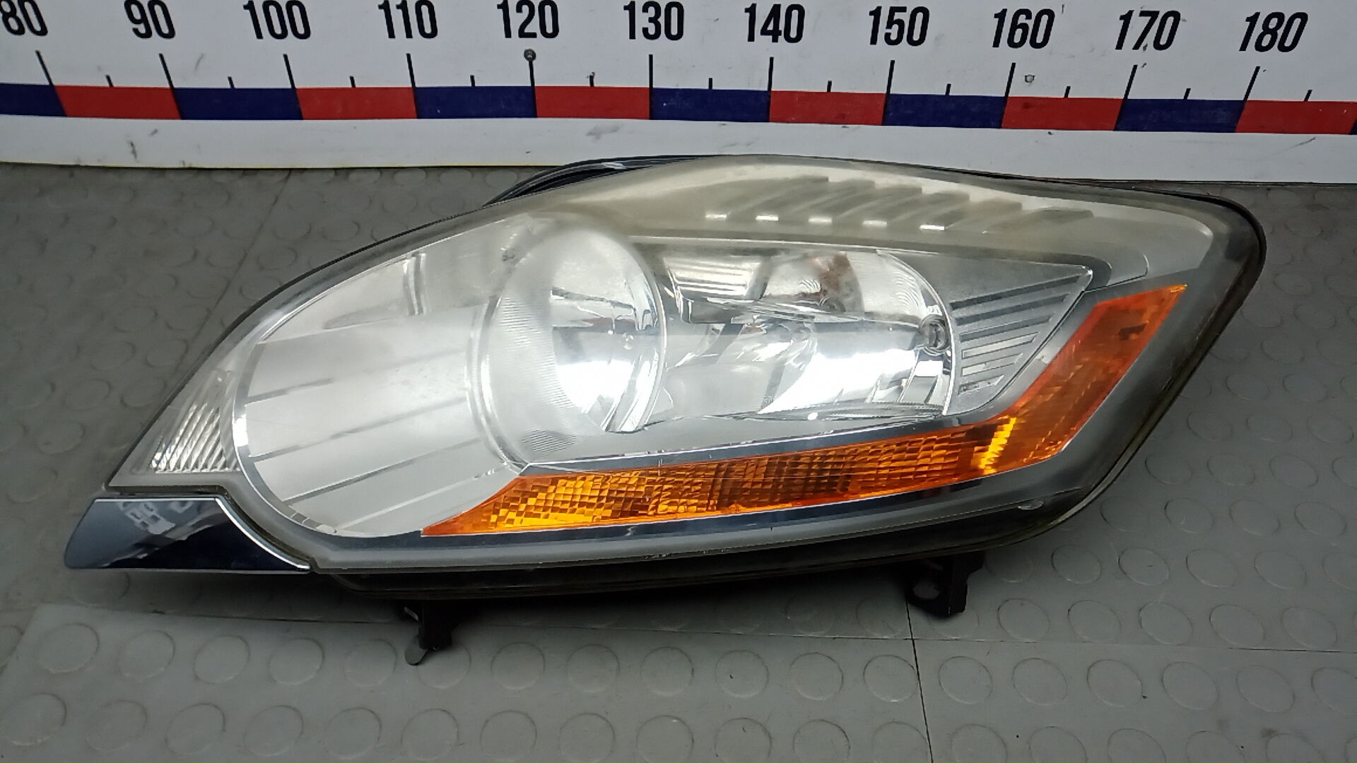 Фара левая Ford Kuga 1