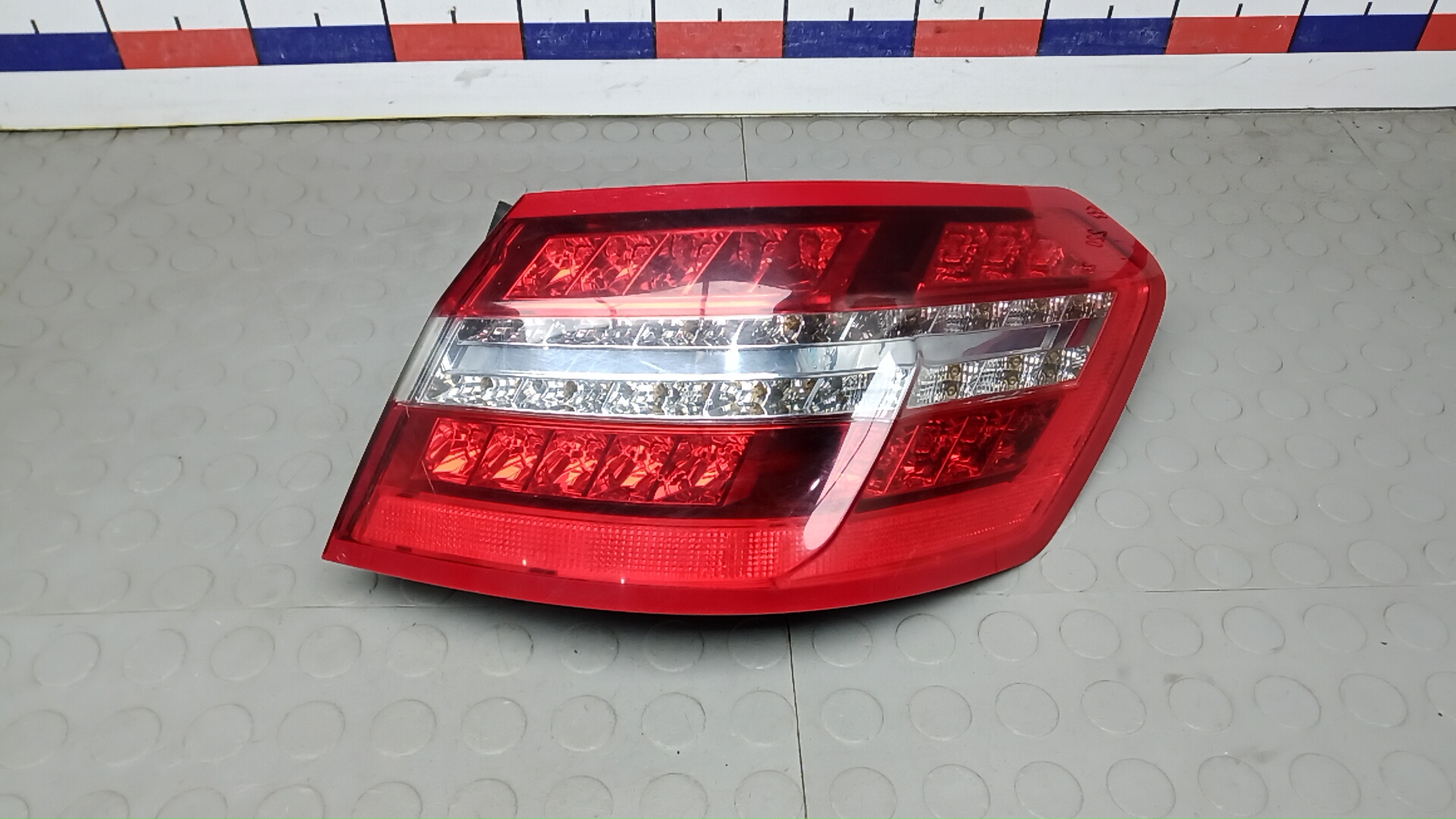 Фонарь задний правый Mercedes-Benz E-Class W212
