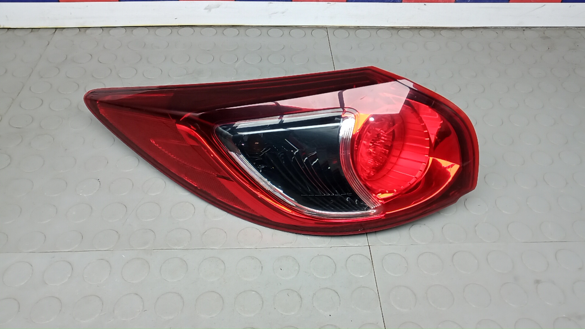 Фонарь задний левый Mazda CX-5 1