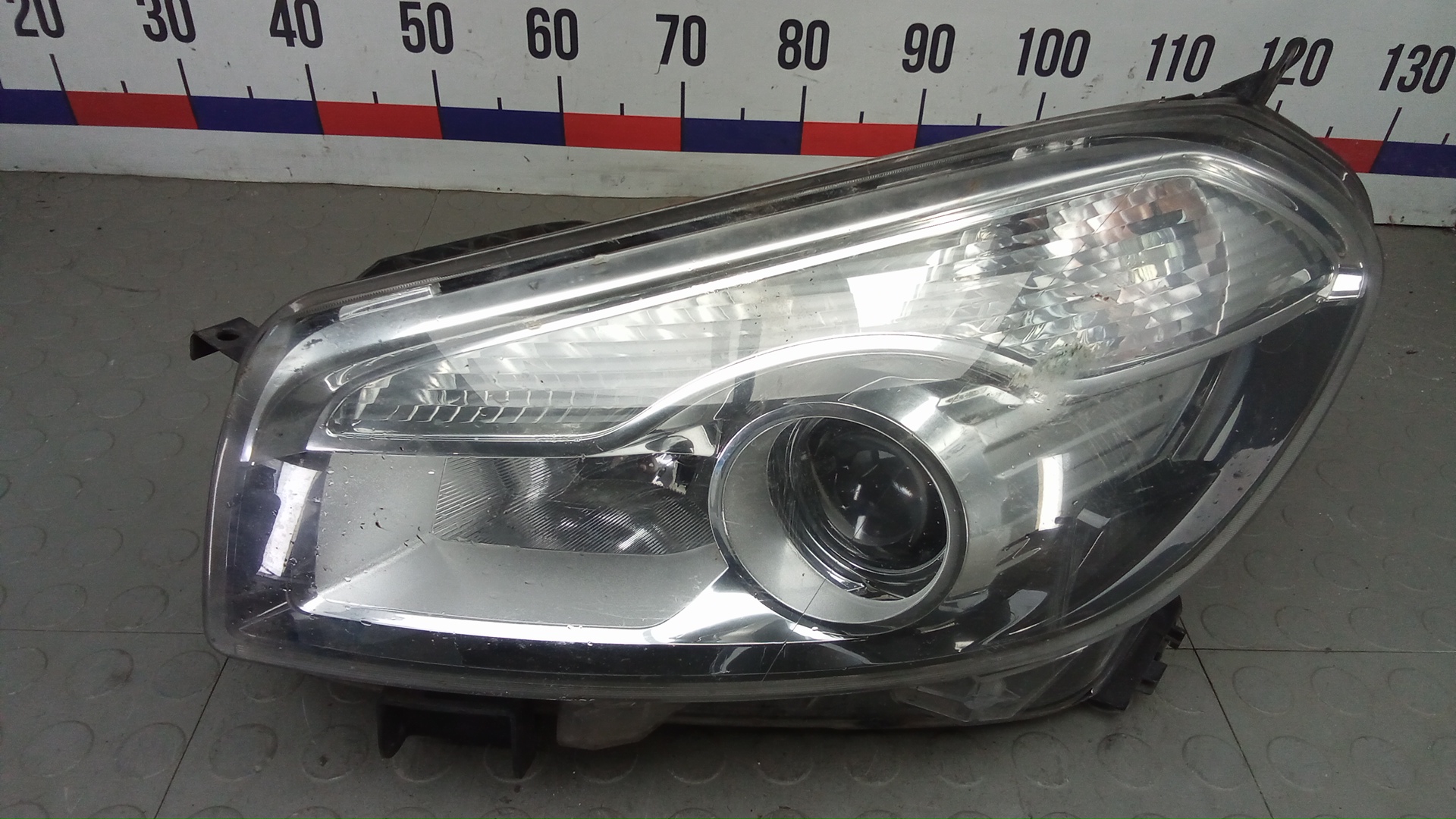 Фара левая Nissan Qashqai J10 +2