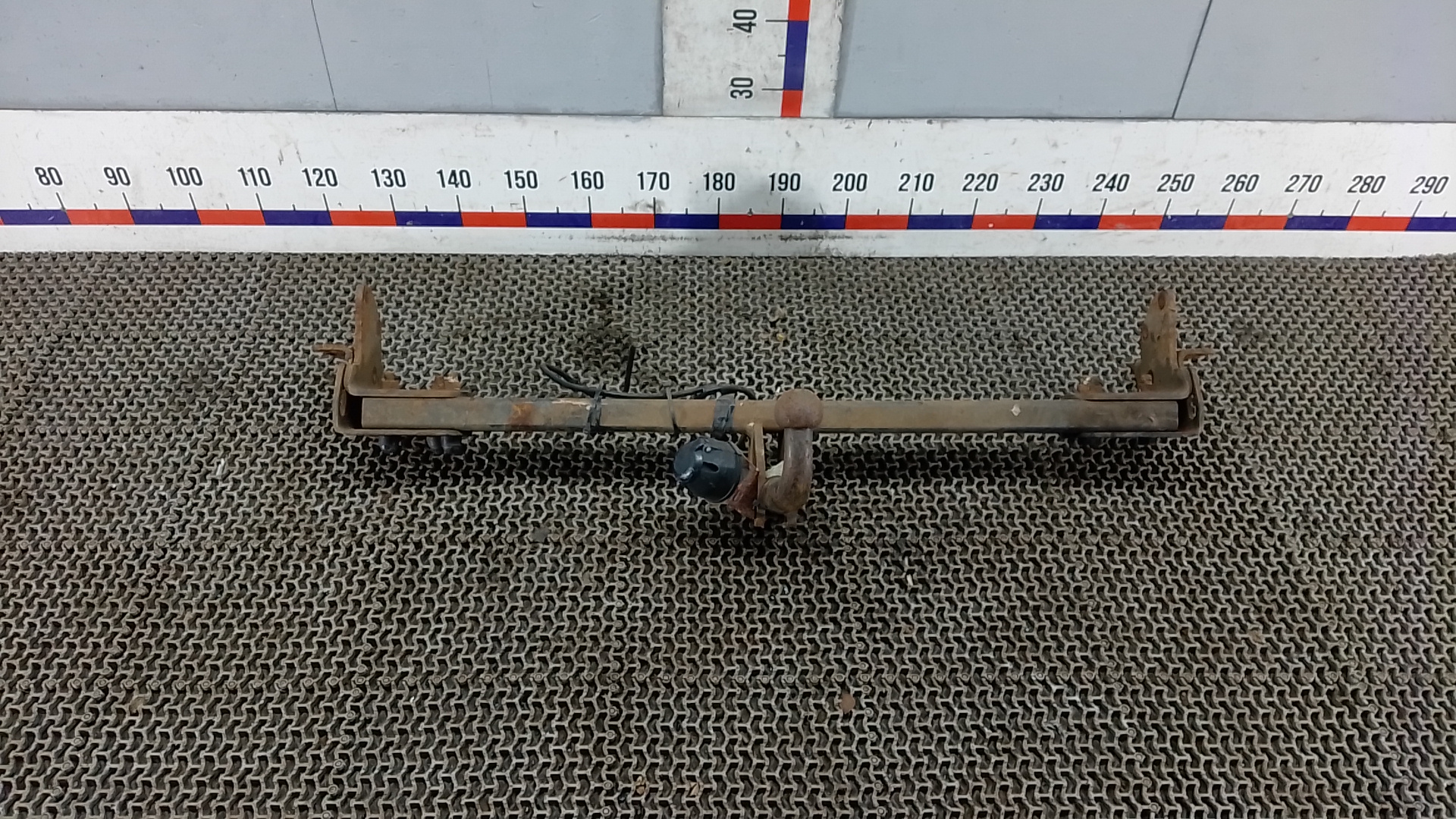 Фаркоп (прицепное устройство) Nissan Navara D40