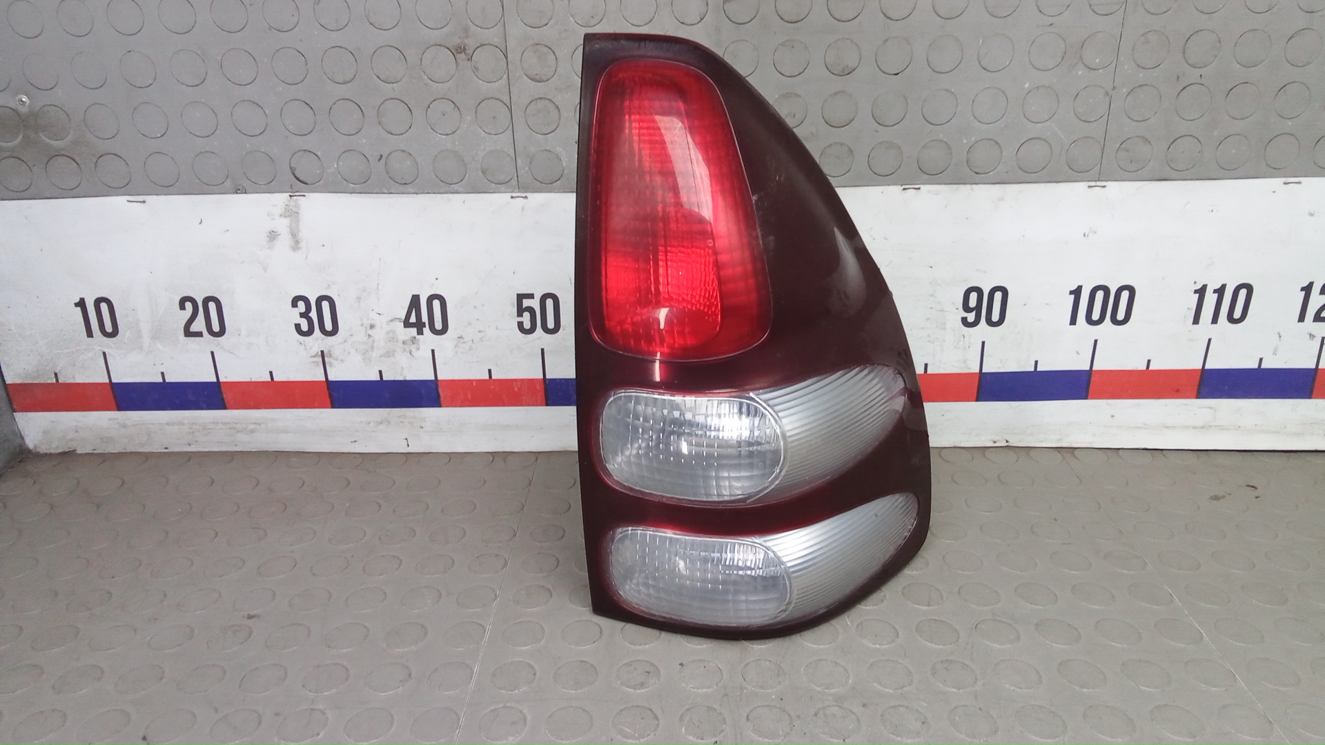 Фонарь задний правый Toyota Land Cruiser Prado J120