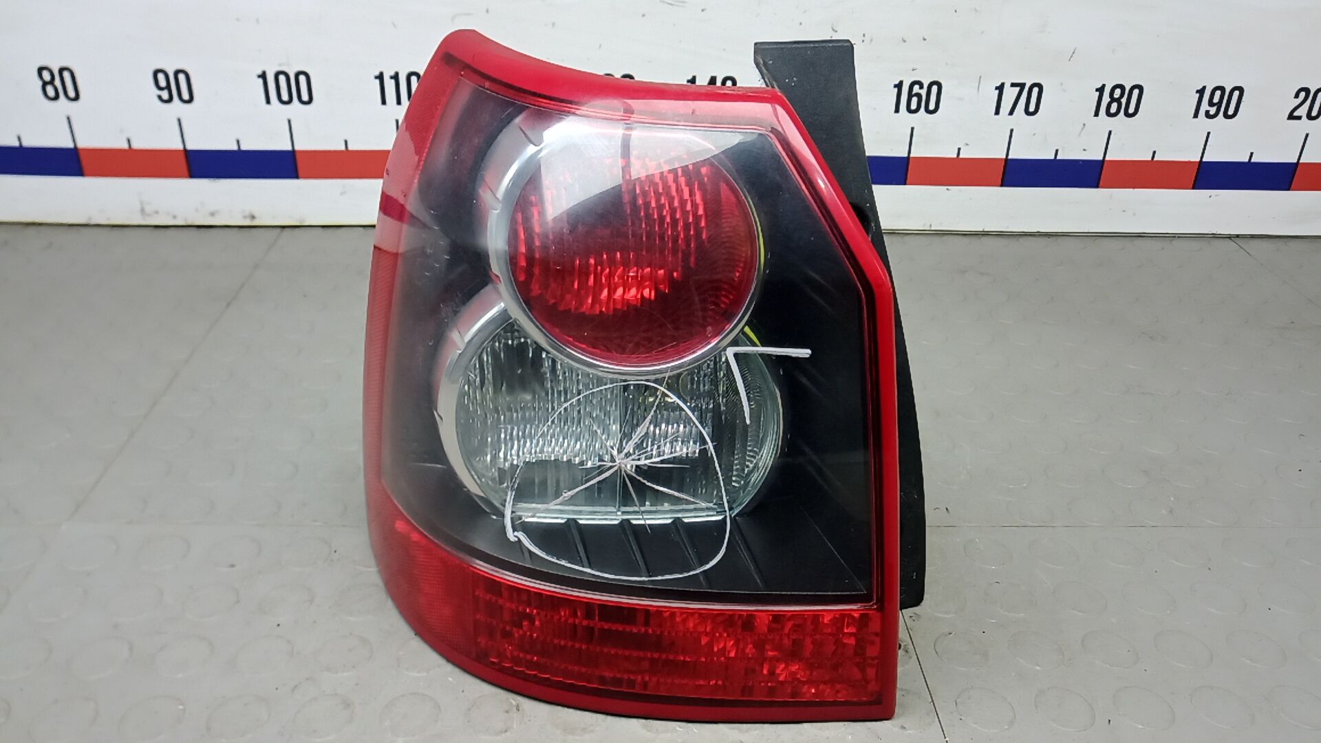 Фонарь задний левый Land Rover Freelander 2