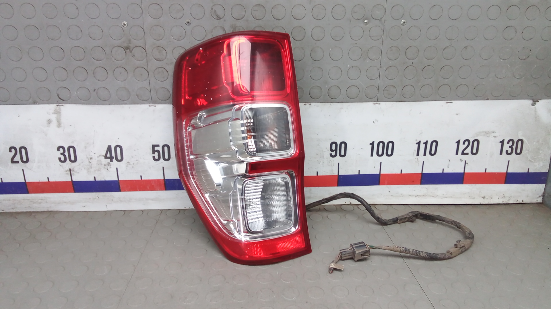 Фонарь задний левый Ford Ranger 3