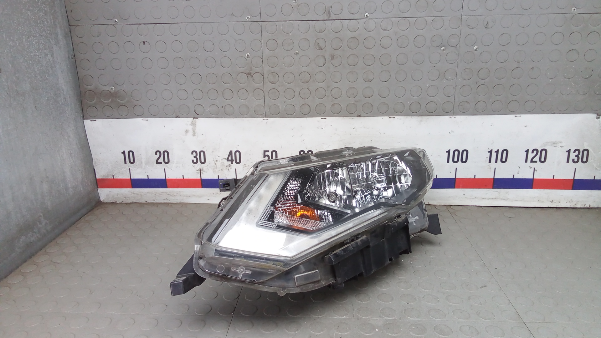 Фара левая Nissan X-Trail T32