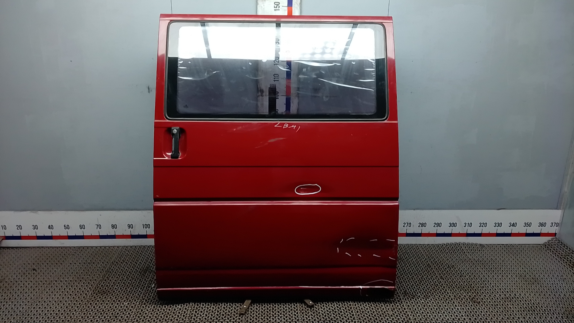 Дверь сдвижная левая Volkswagen Transporter T4