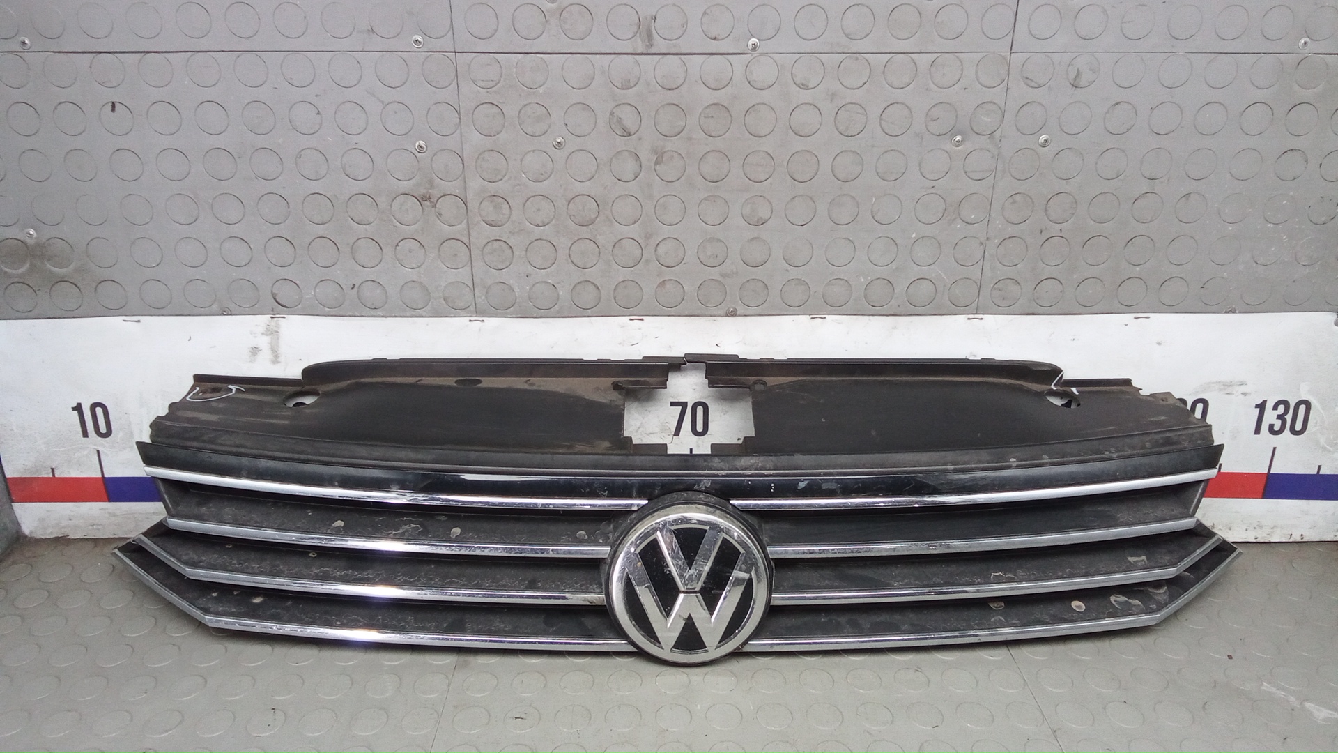 Решетка радиатора Volkswagen Passat B8