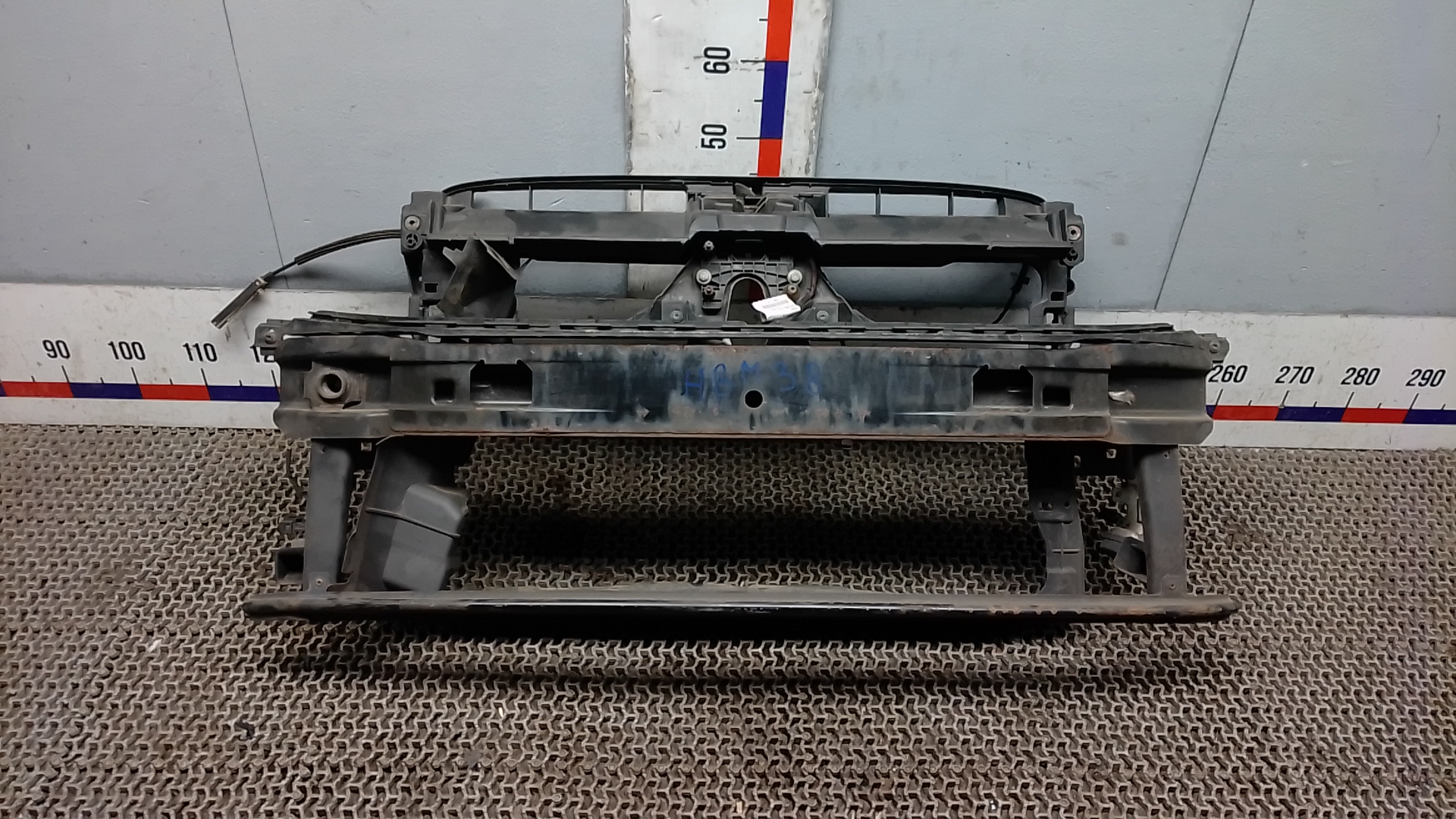 Передняя панель крепления облицовки (телевизор) Volkswagen Passat B8