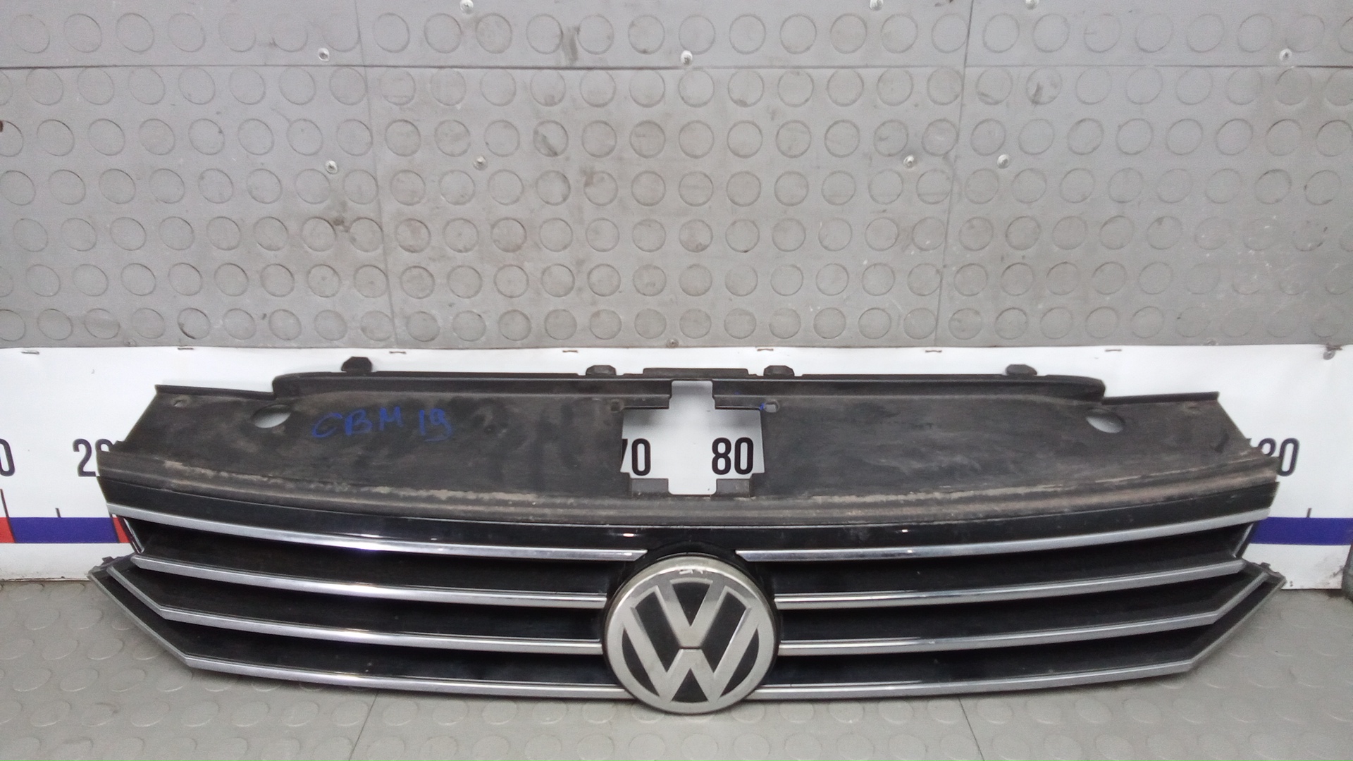 Решетка радиатора Volkswagen Passat B8