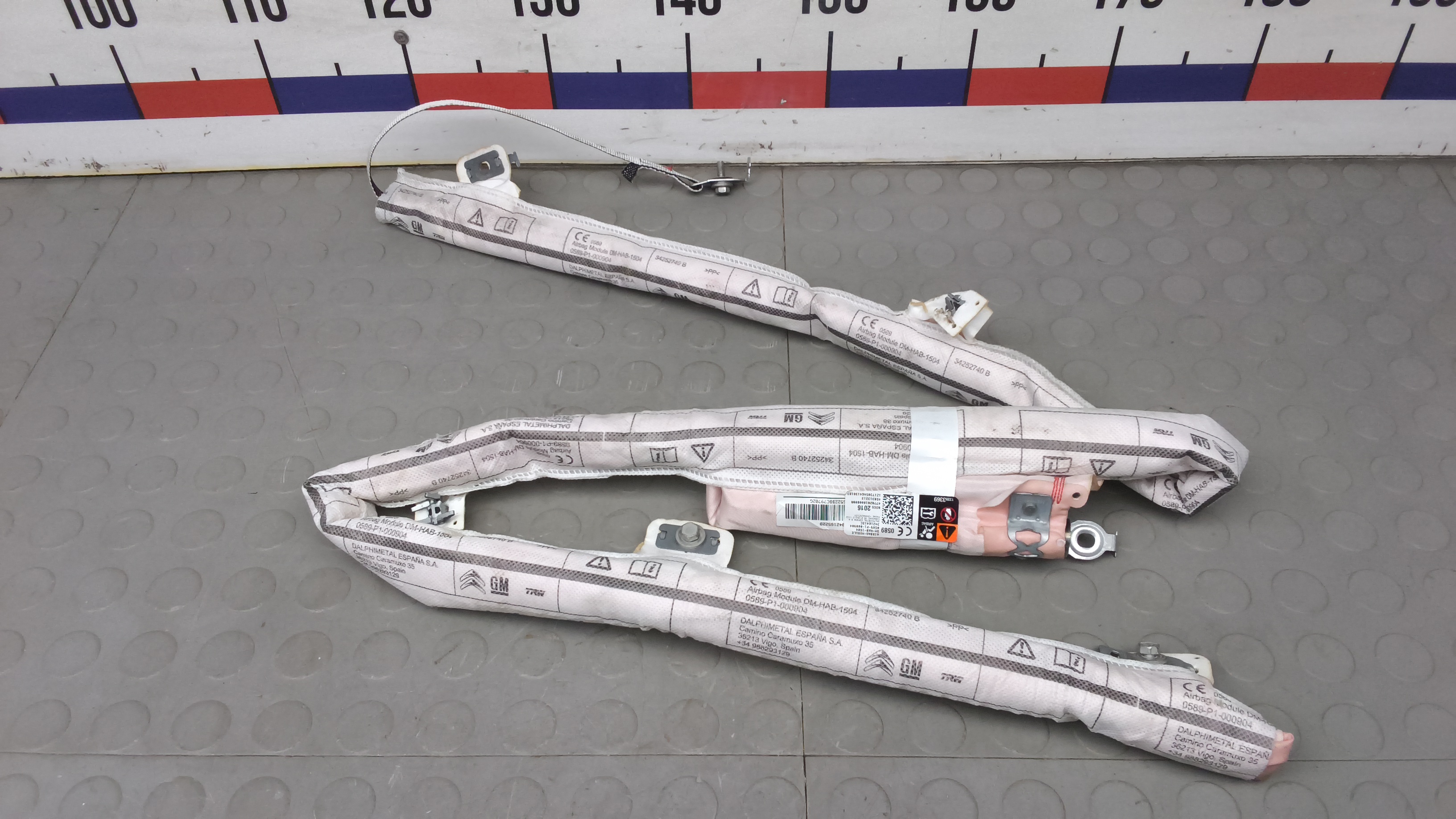 Шторка безопасности Citroen C3 Aircross 1