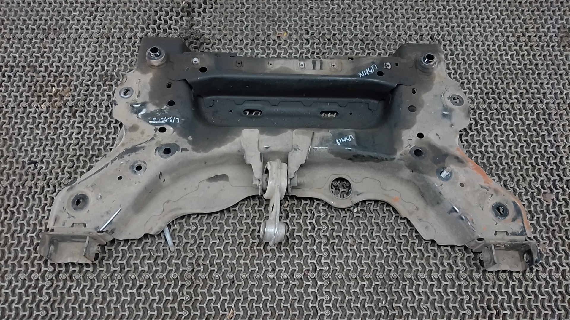 Балка подвески передняя Renault Megane 4
