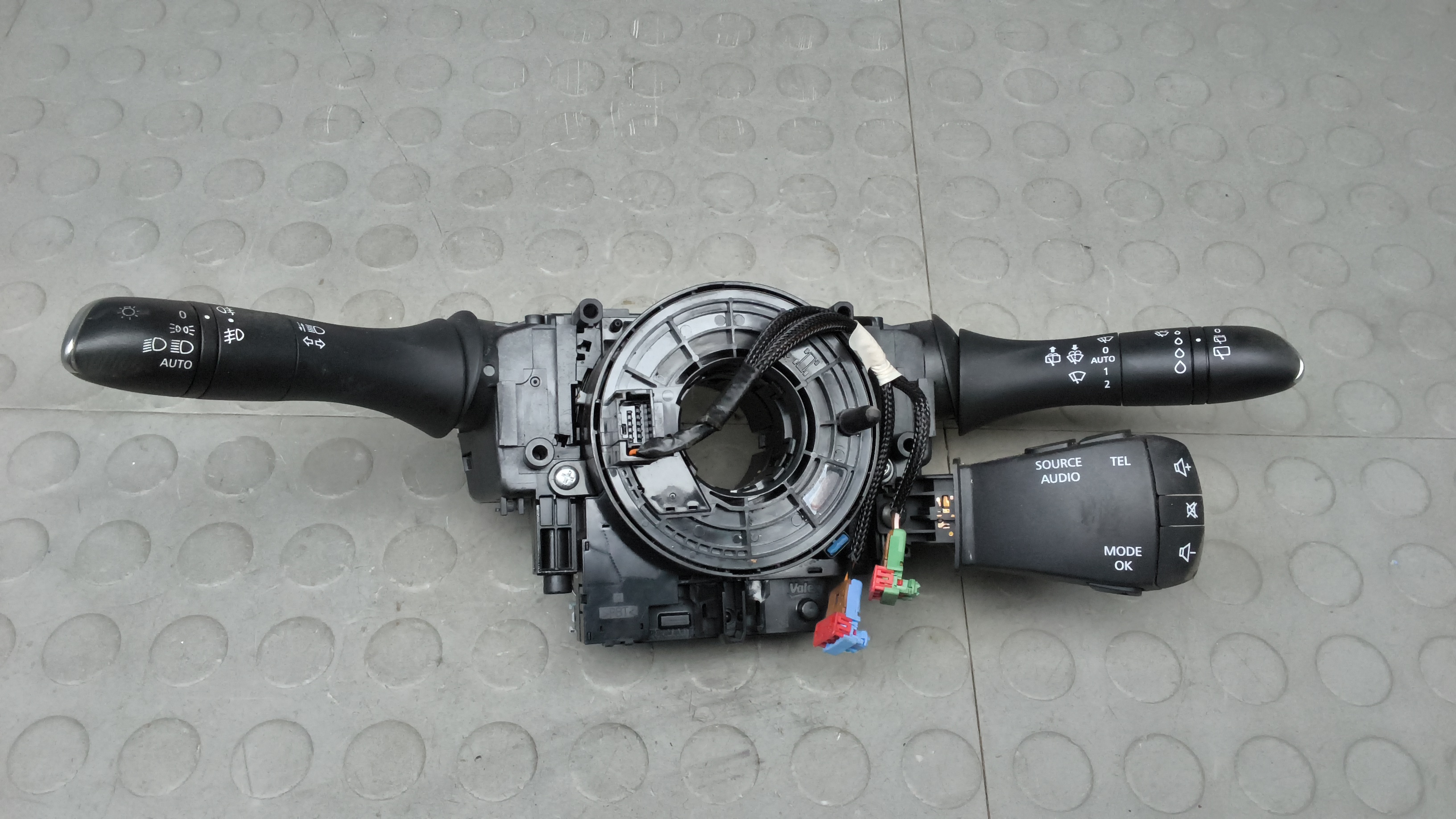 Переключатель поворотов и дворников (стрекоза) Renault Megane 4