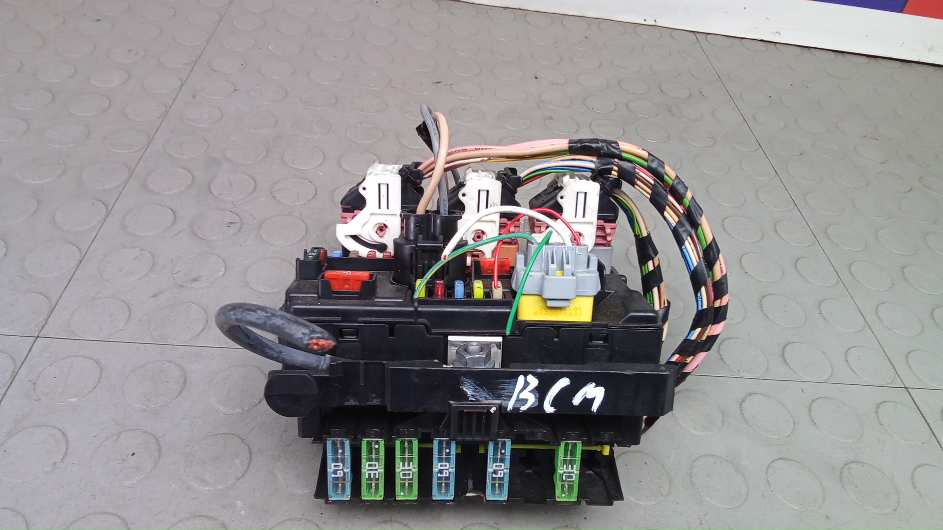 Блок бортовой сети (блок управления BCM) Peugeot 207