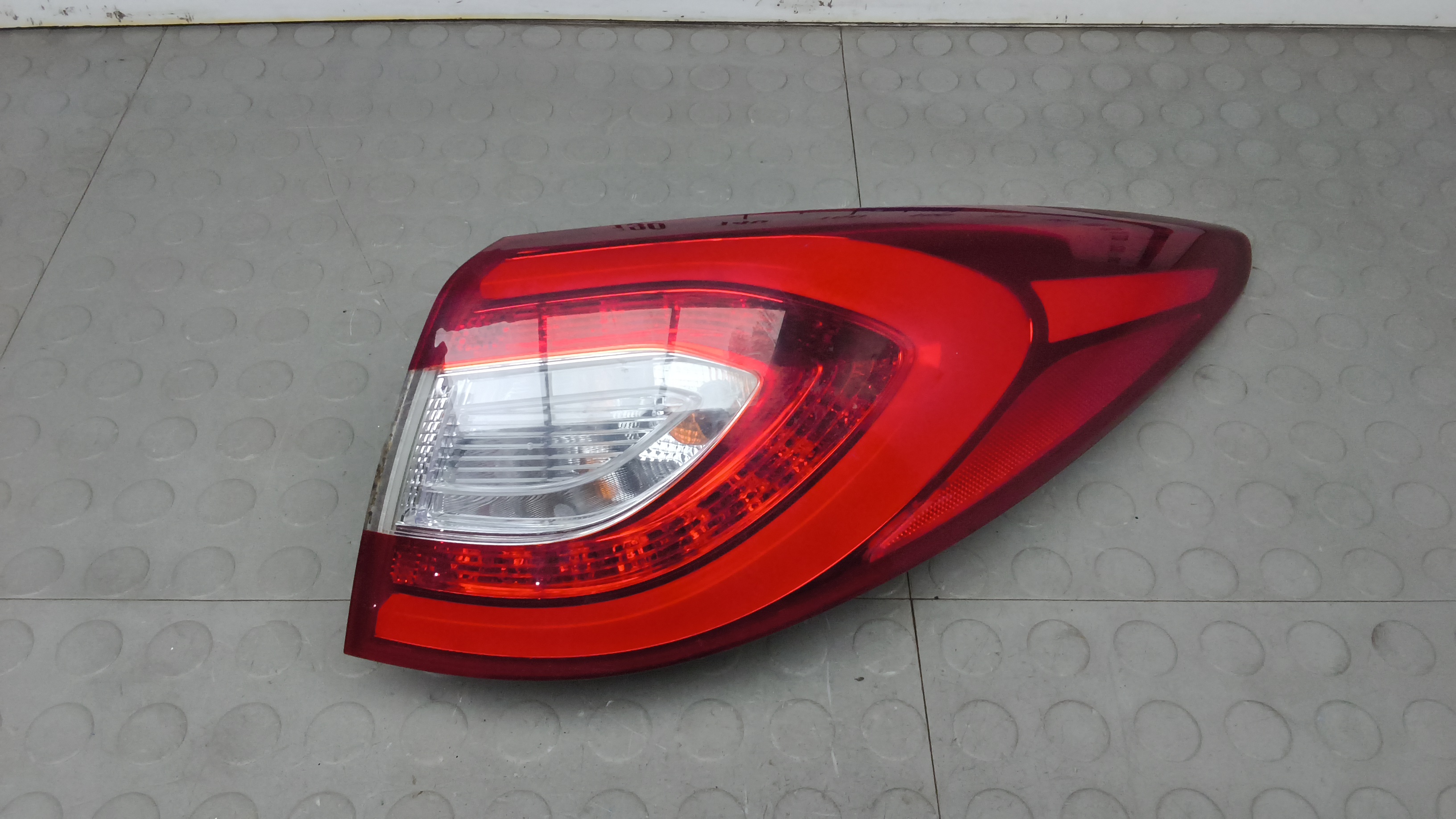 Фонарь задний правый Hyundai ix35 1