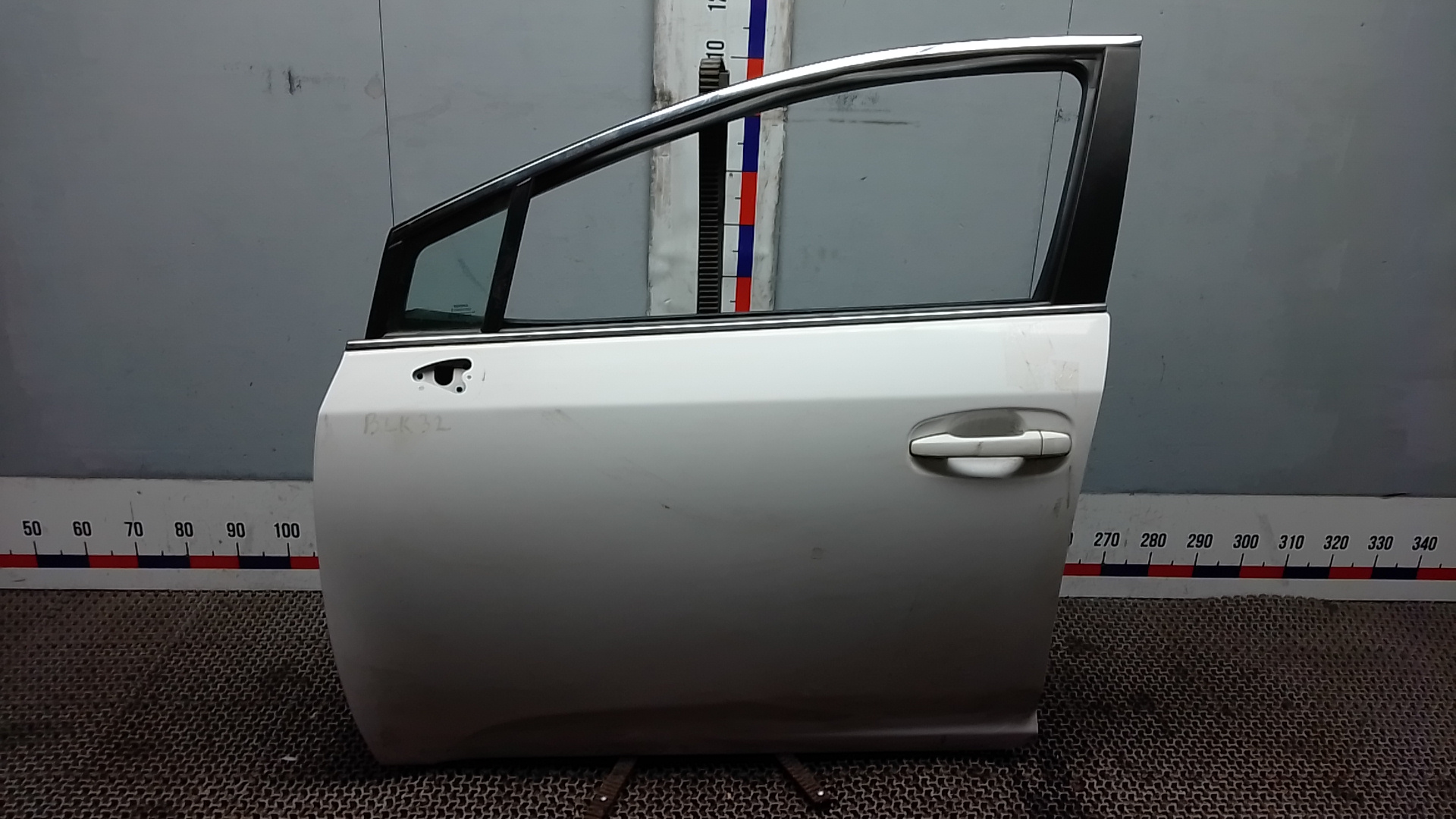 Дверь передняя левая Toyota Avensis T27