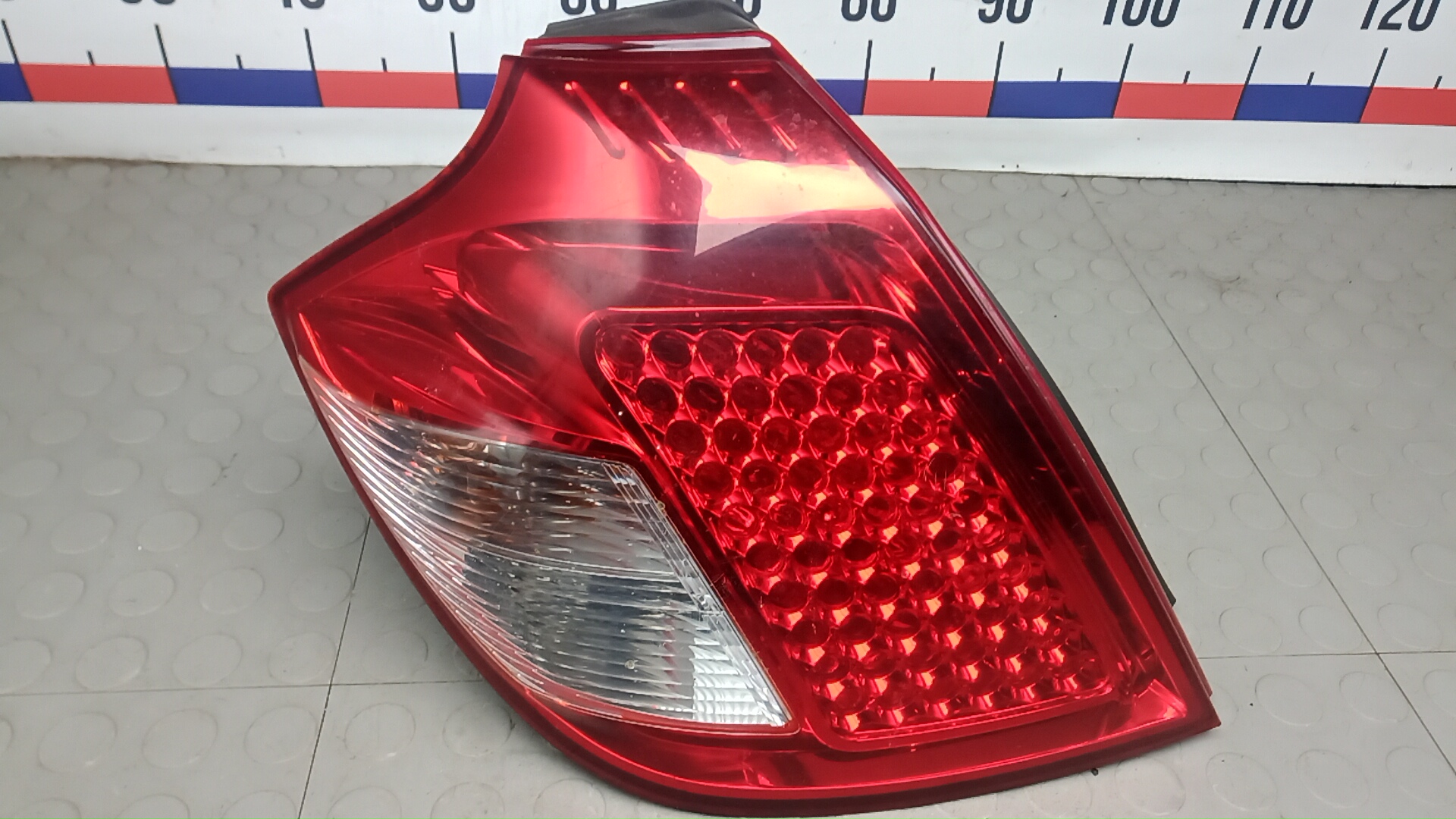 Фонарь задний левый Kia Ceed 1