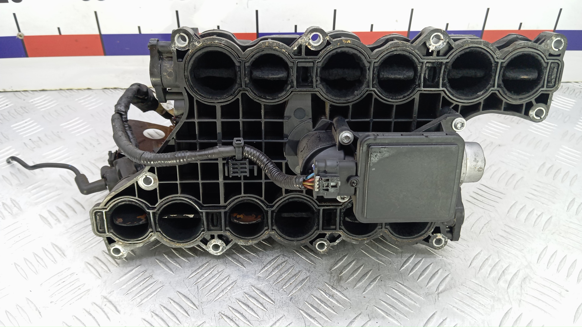 Впускной коллектор дизельный Jeep Grand Cherokee WK2