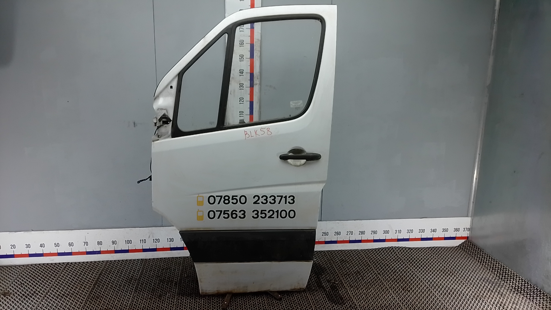 Дверь передняя левая Mercedes-Benz Sprinter 2
