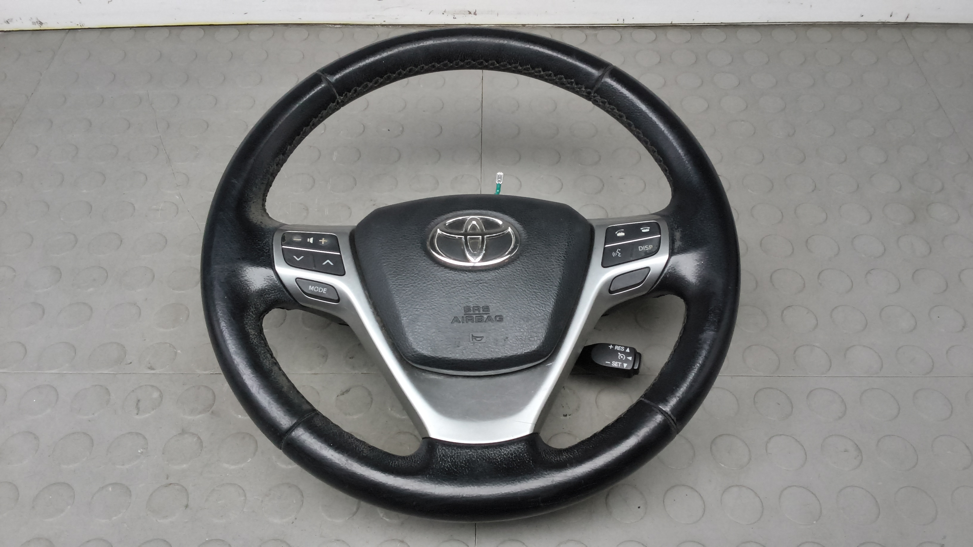 Руль Toyota Avensis T27