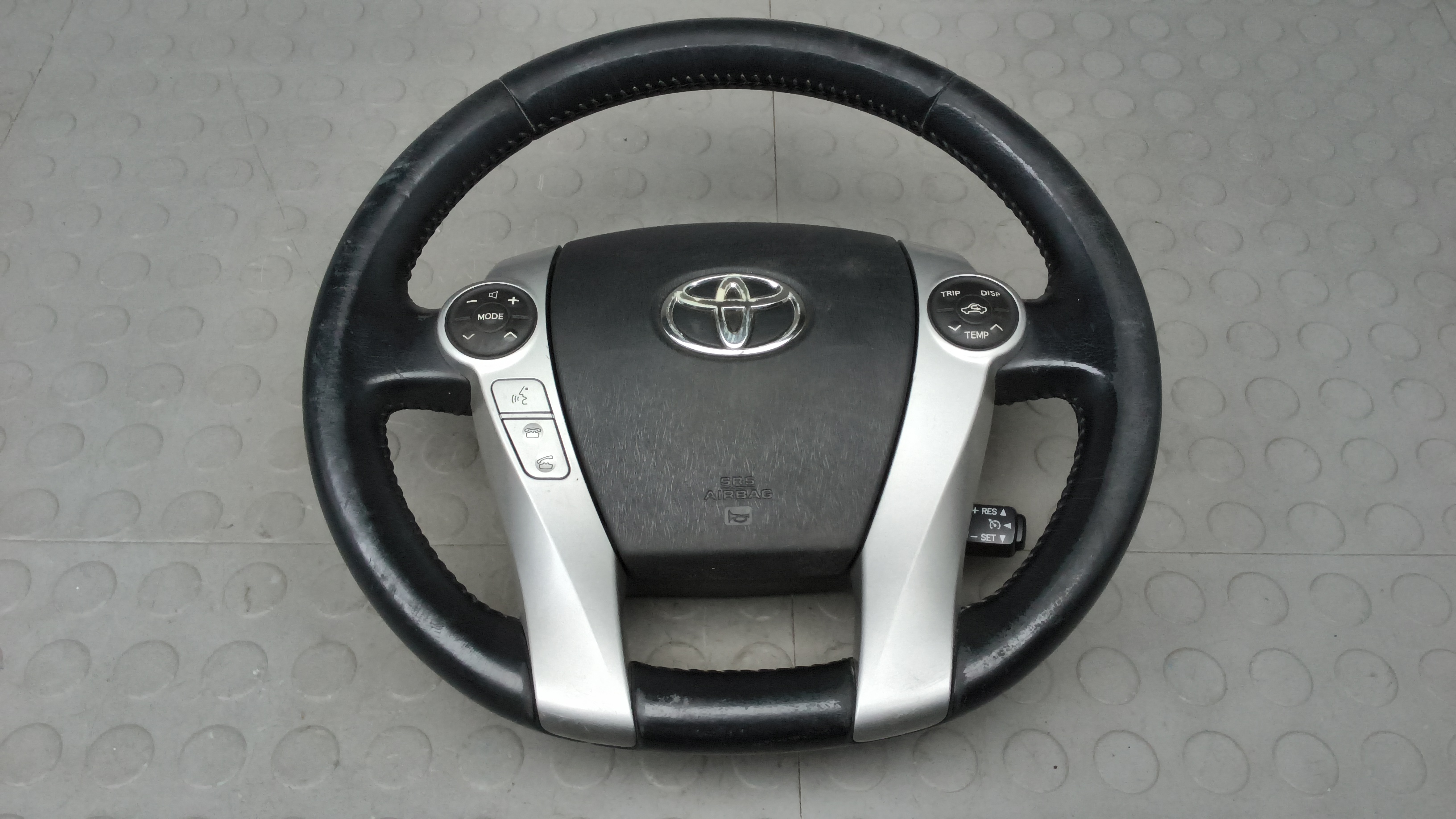 Руль Toyota Prius XW30