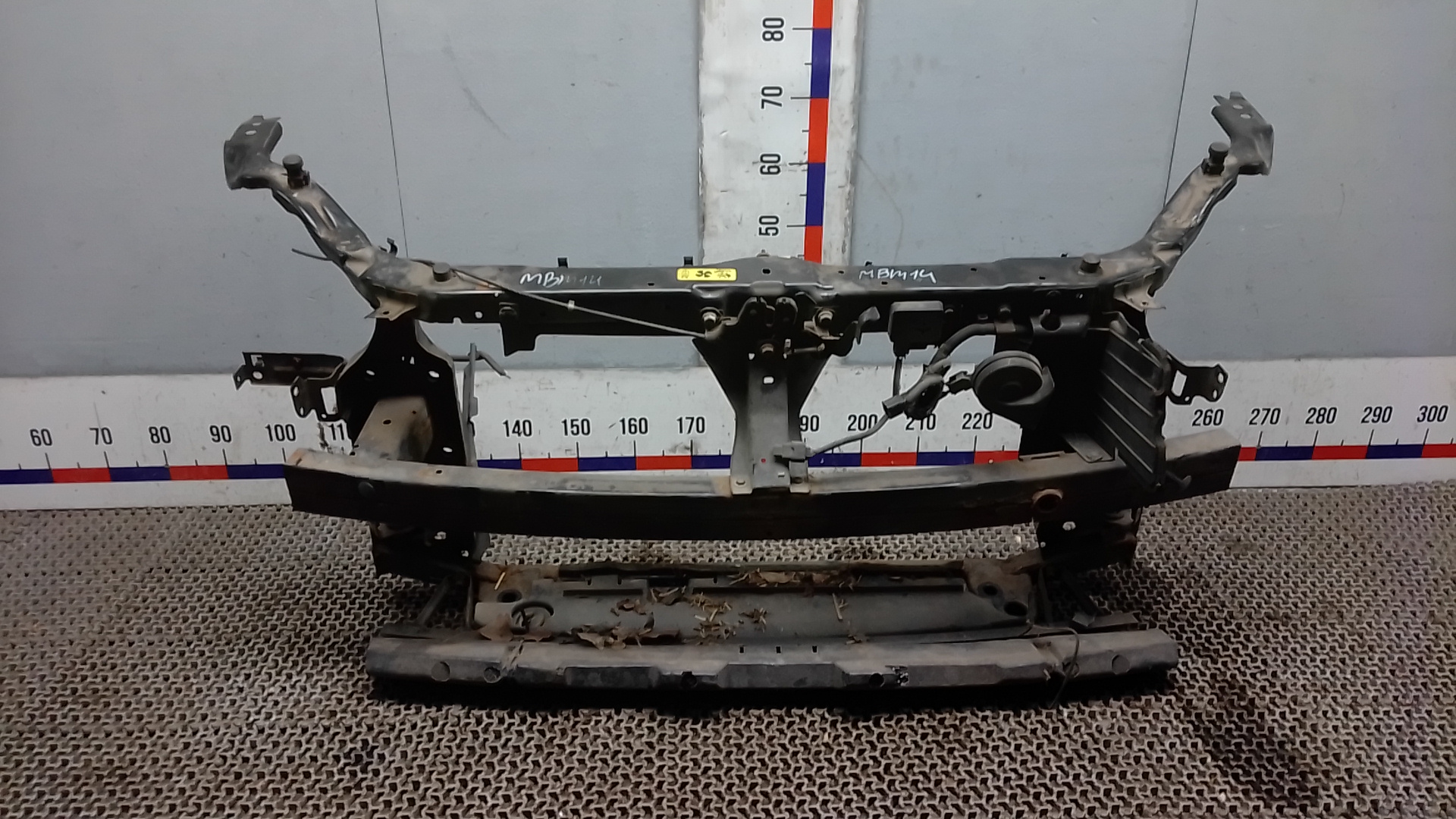 Передняя панель крепления облицовки (телевизор) Nissan Qashqai J10
