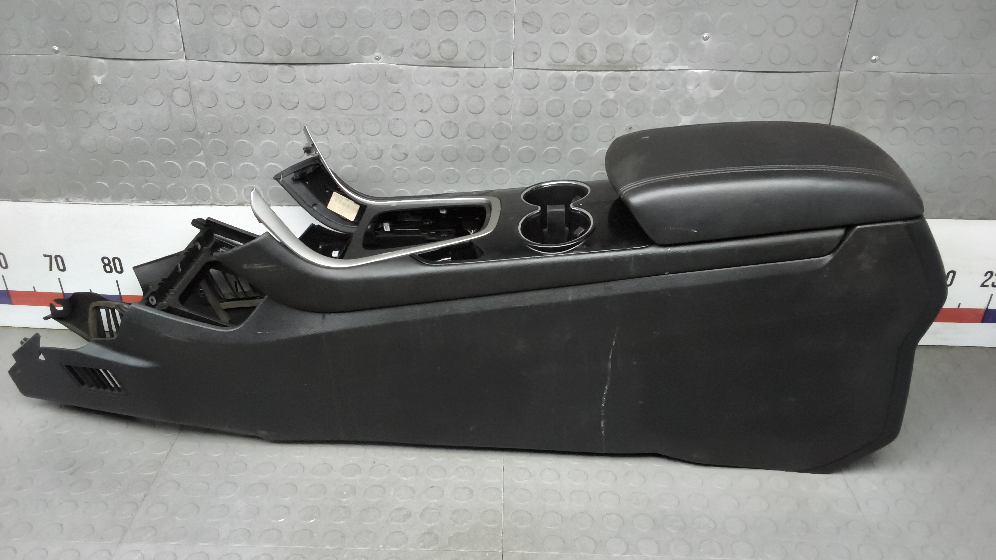 Подлокотник центральный Ford Galaxy 3