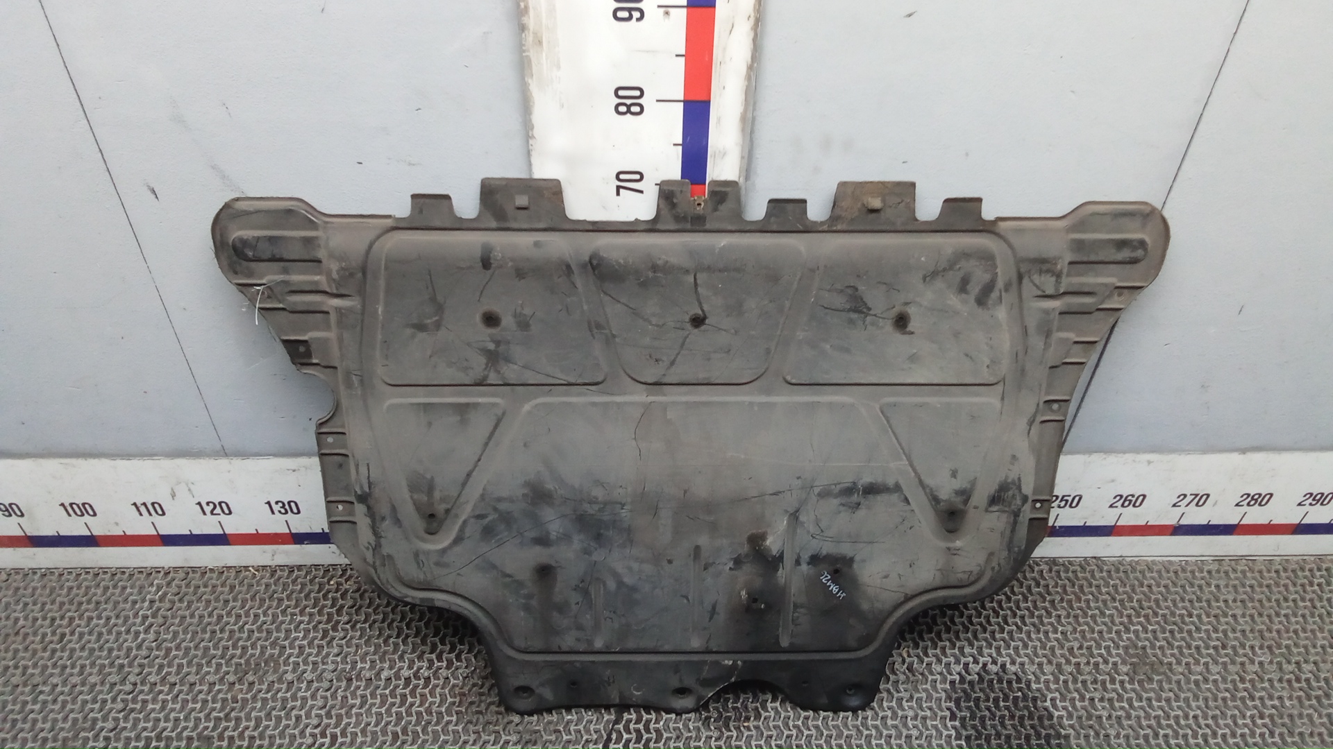 Защита двигателя нижняя (поддона) Volkswagen Passat B8