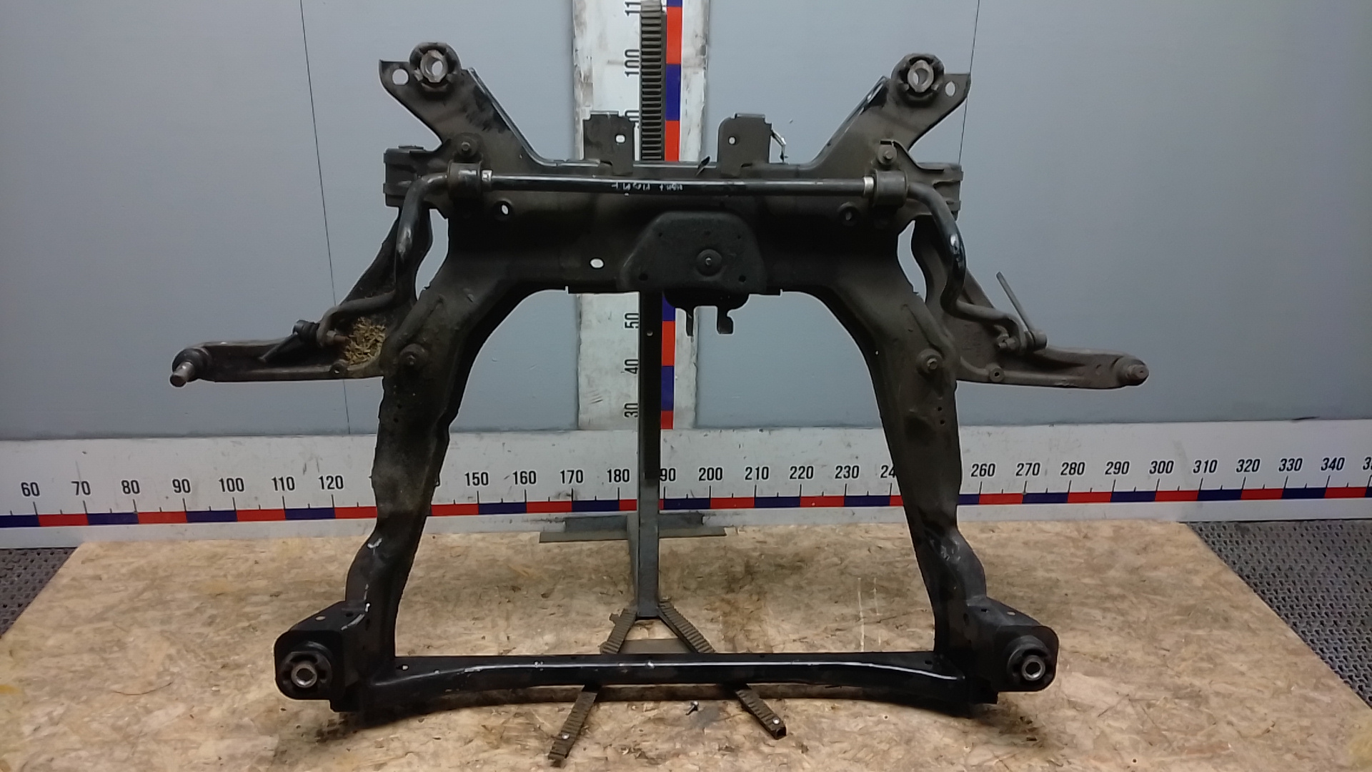 Балка подвески передняя Ford Galaxy 3