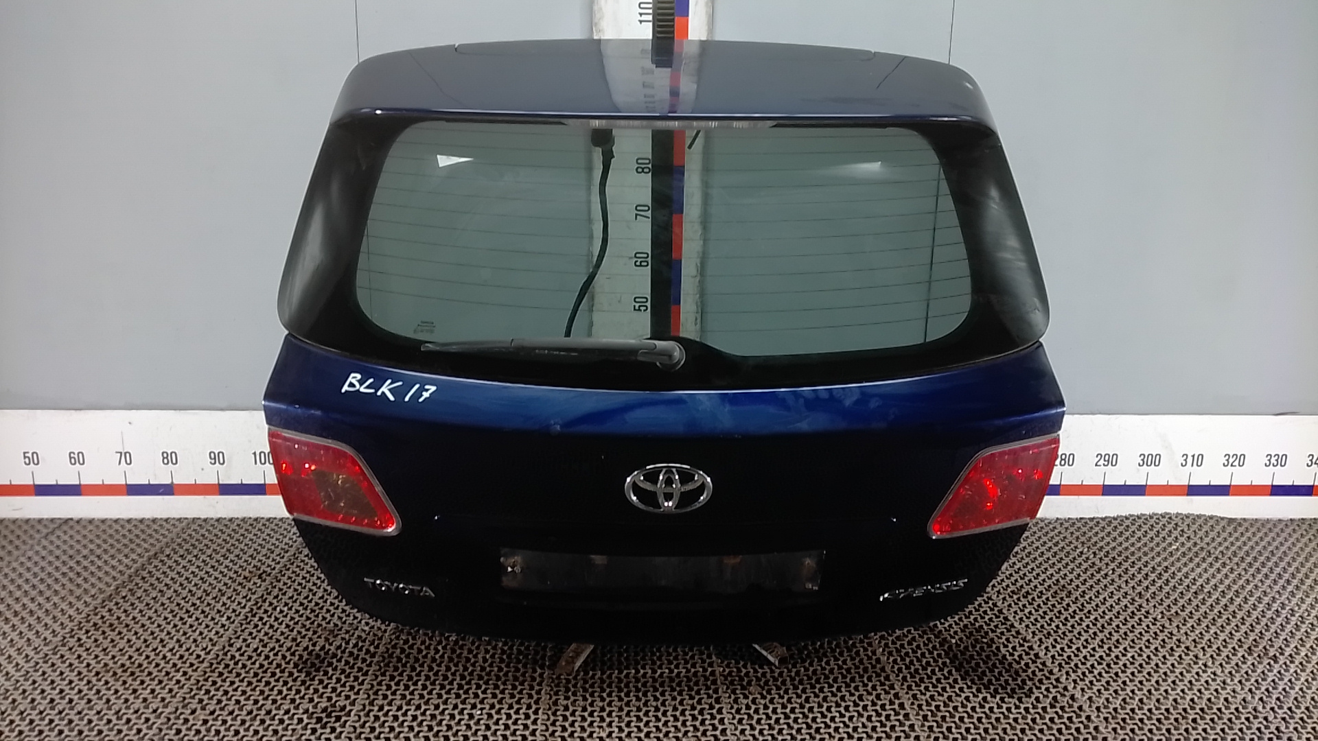 Дверь 3-5 Toyota Avensis T27