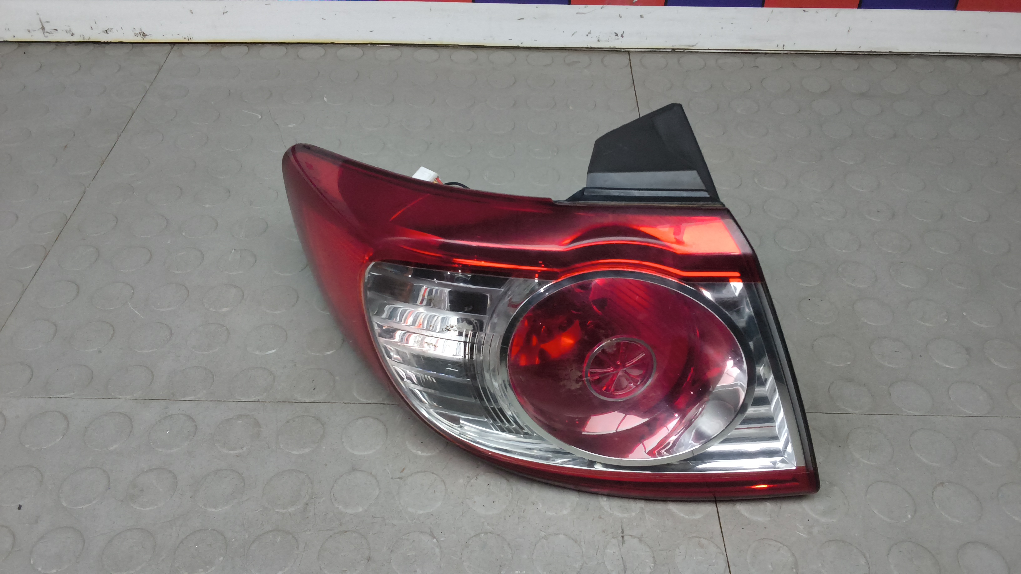 Фонарь задний левый Hyundai Santa Fe 2
