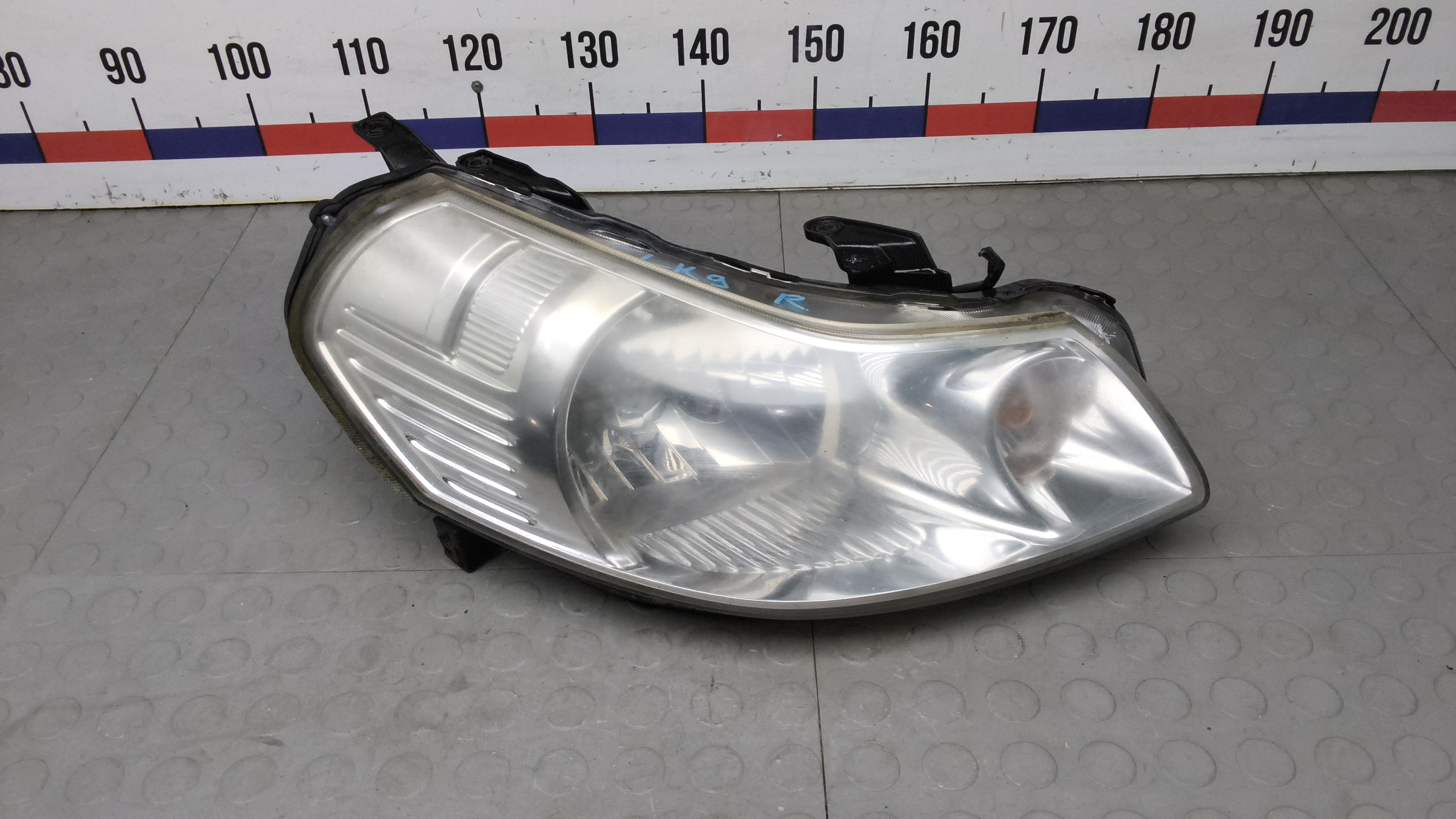 Фара правая Suzuki SX4 YA11S